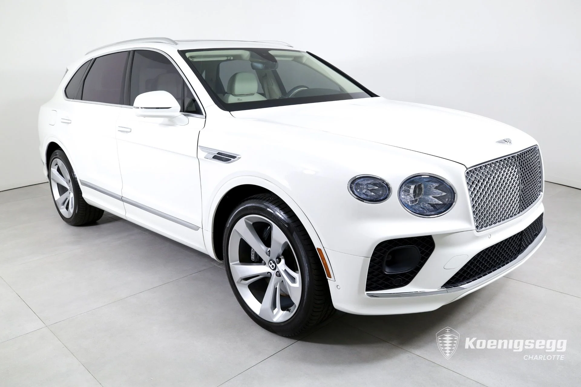 mph001_3016429812_Used_2023_Bentley_Bentayga_Hybrid_1760985588_1fcc57dc82
