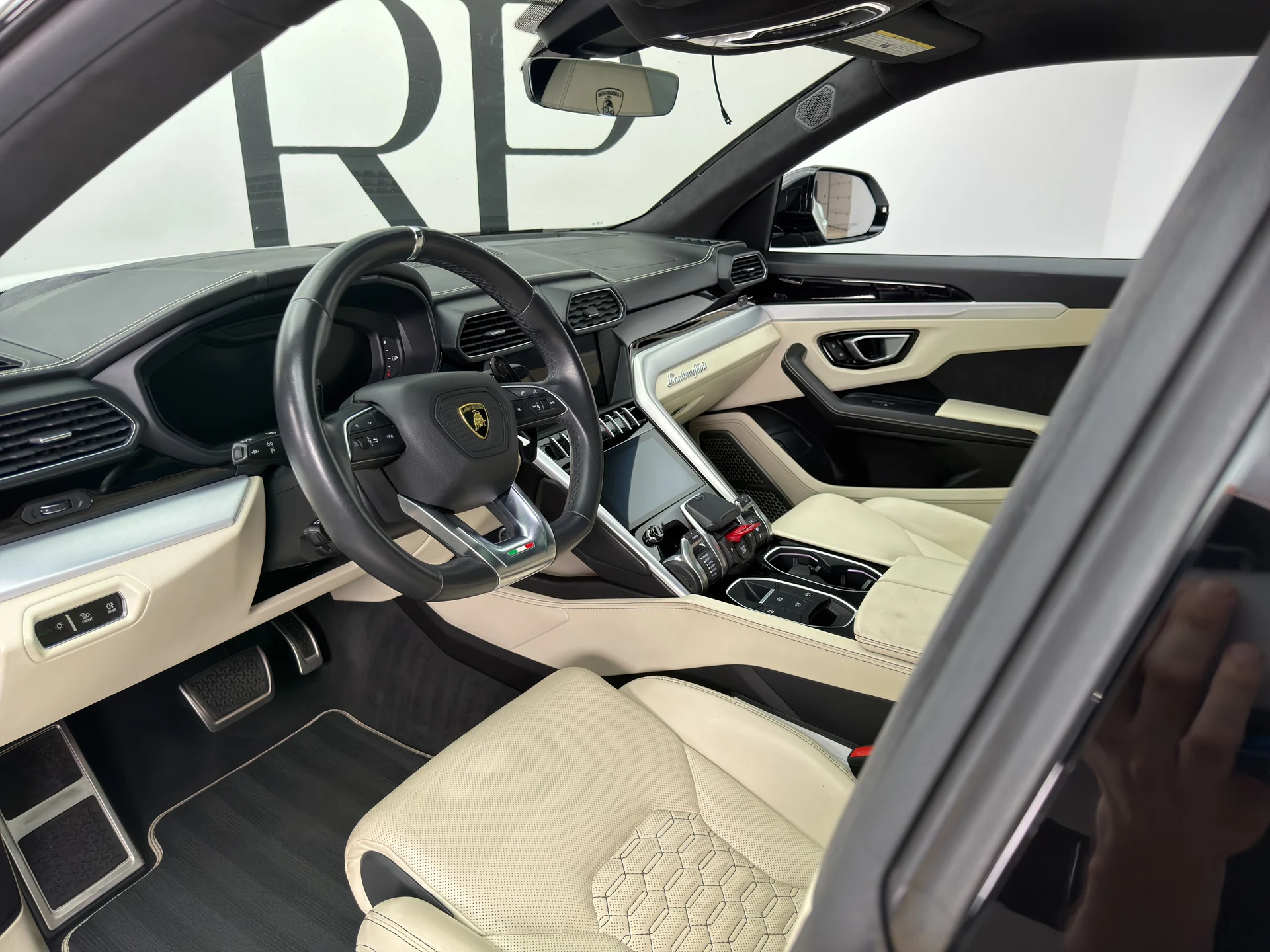 mph001_3017864341_RPA_3721_interior_003_5bb6c570cc