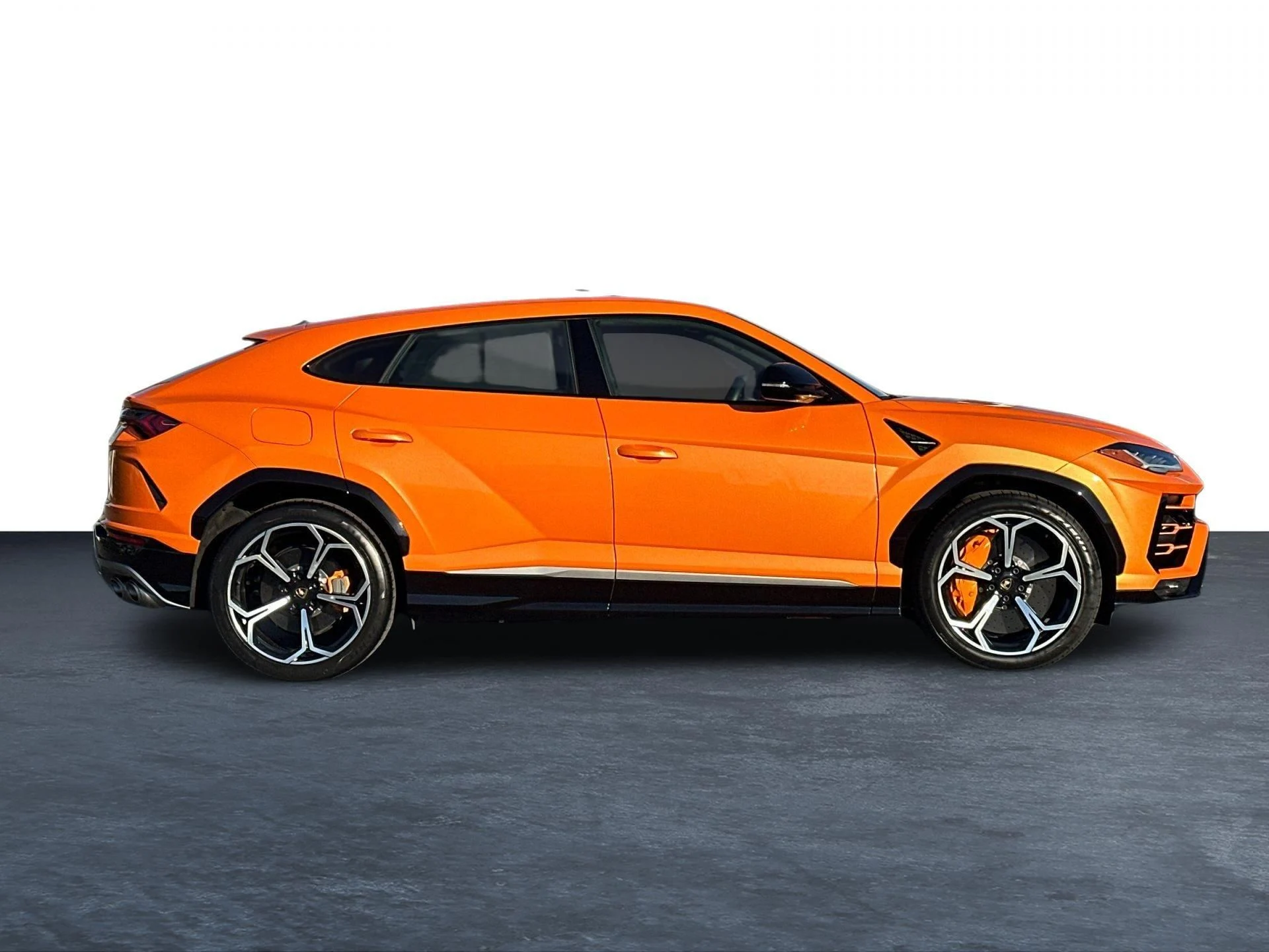 mph001_3021355351_Used_2021_Lamborghini_Urus_1772634320_892d0eb32b