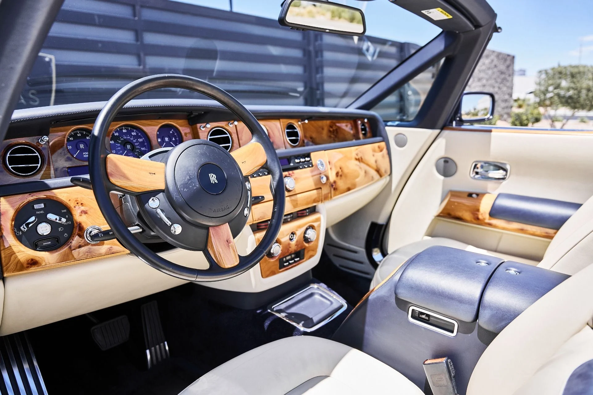 mph001_302315155_Used_2009_Rolls_Royce_Phantom_Drophead_Coupe_Base_1779209625_907cfe2c54