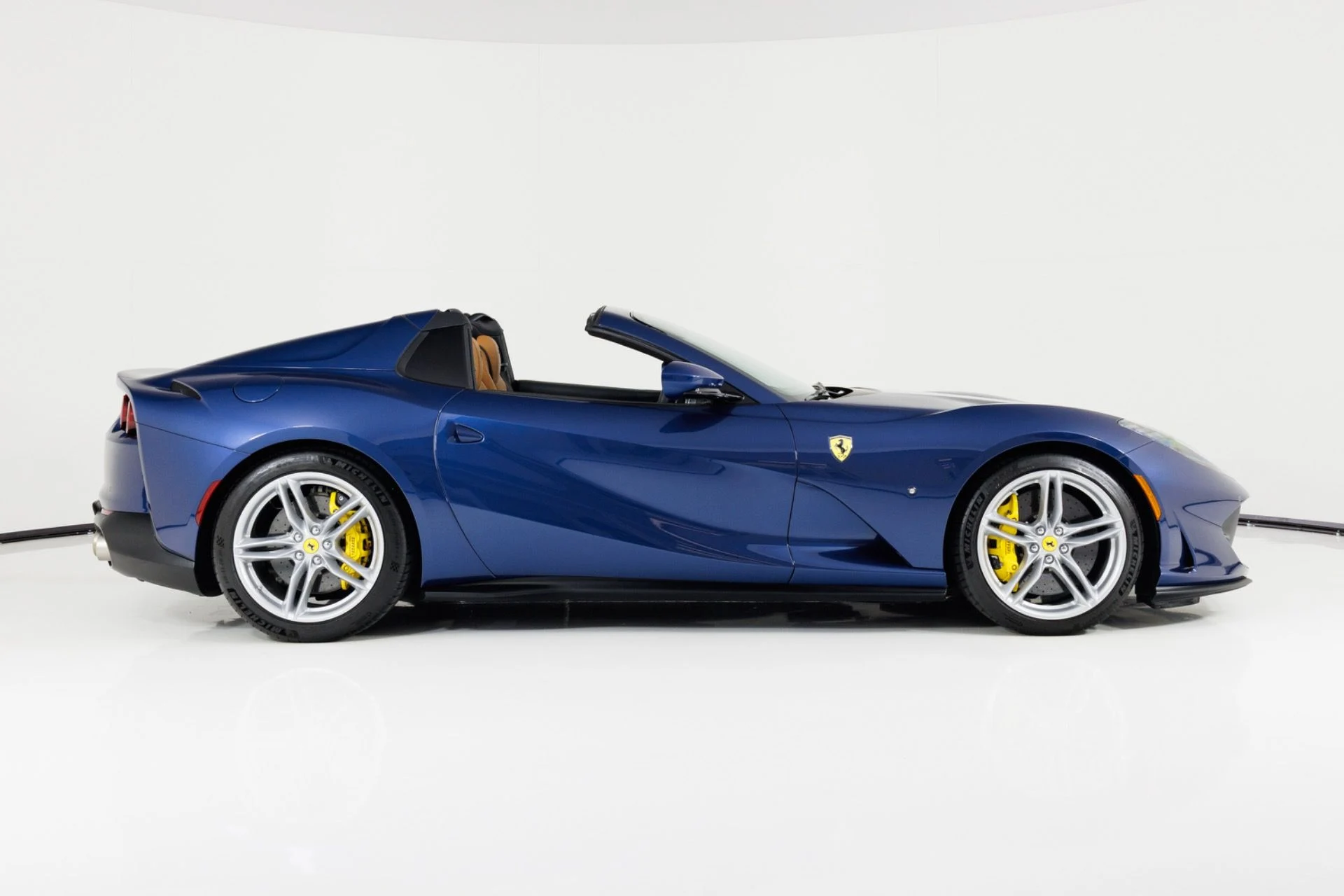 mph001_3023194131_Used_2021_Ferrari_812_GTS_1786404005_2f7a7713d1
