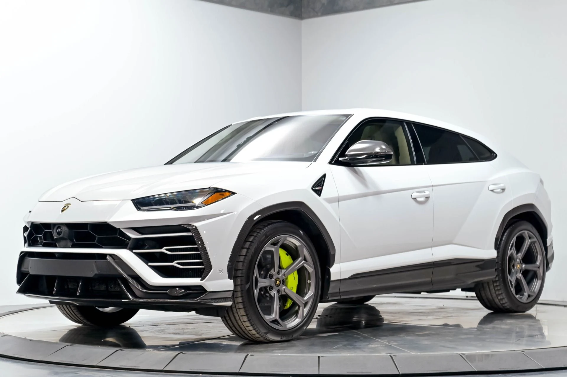 mph001_3054736138_Used_2020_Lamborghini_Urus_1778528583_67df5d59e0