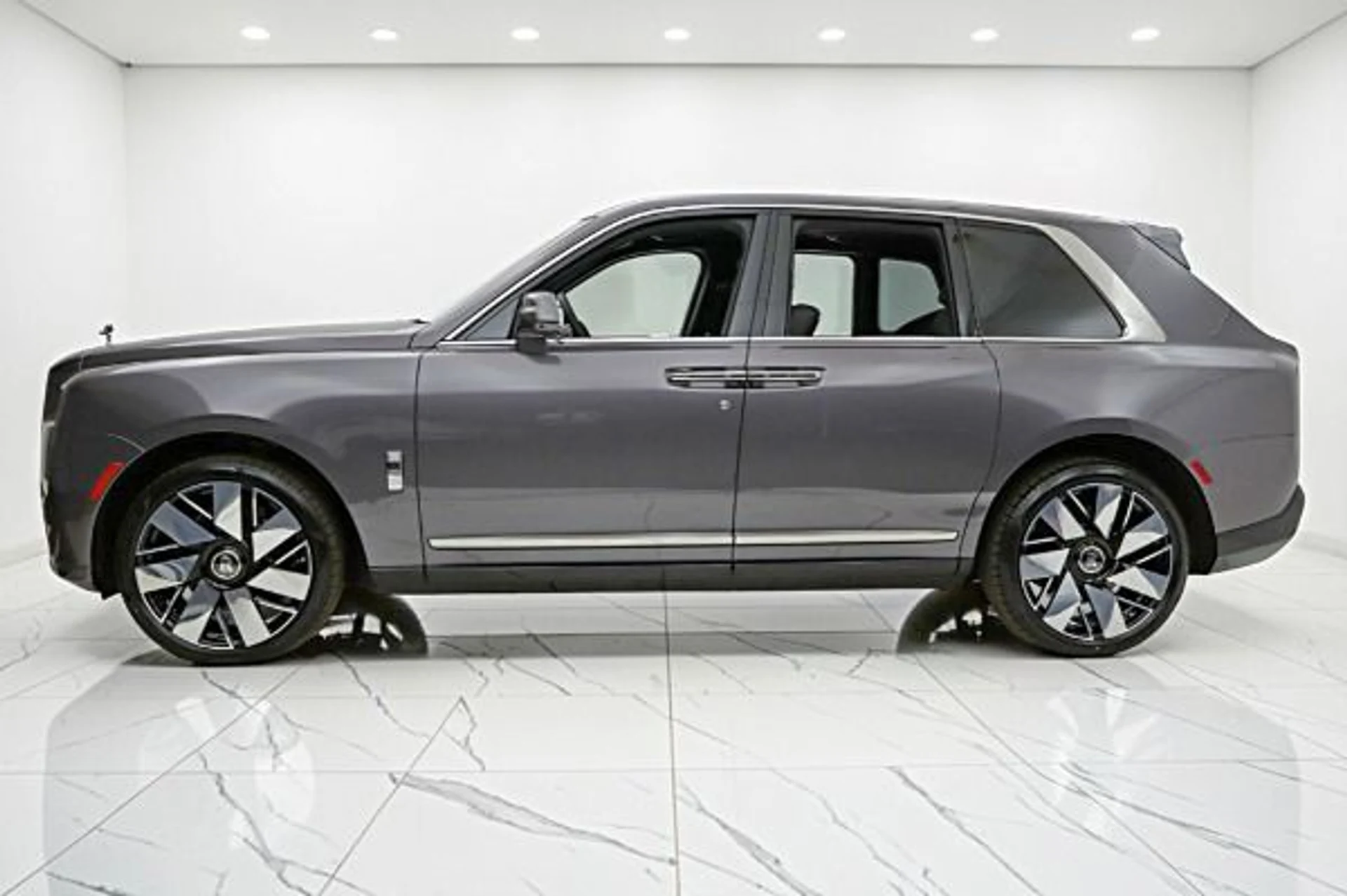 mph001_3071857844_New_2026_Rolls_Royce_Cullinan_81edd3b5c6