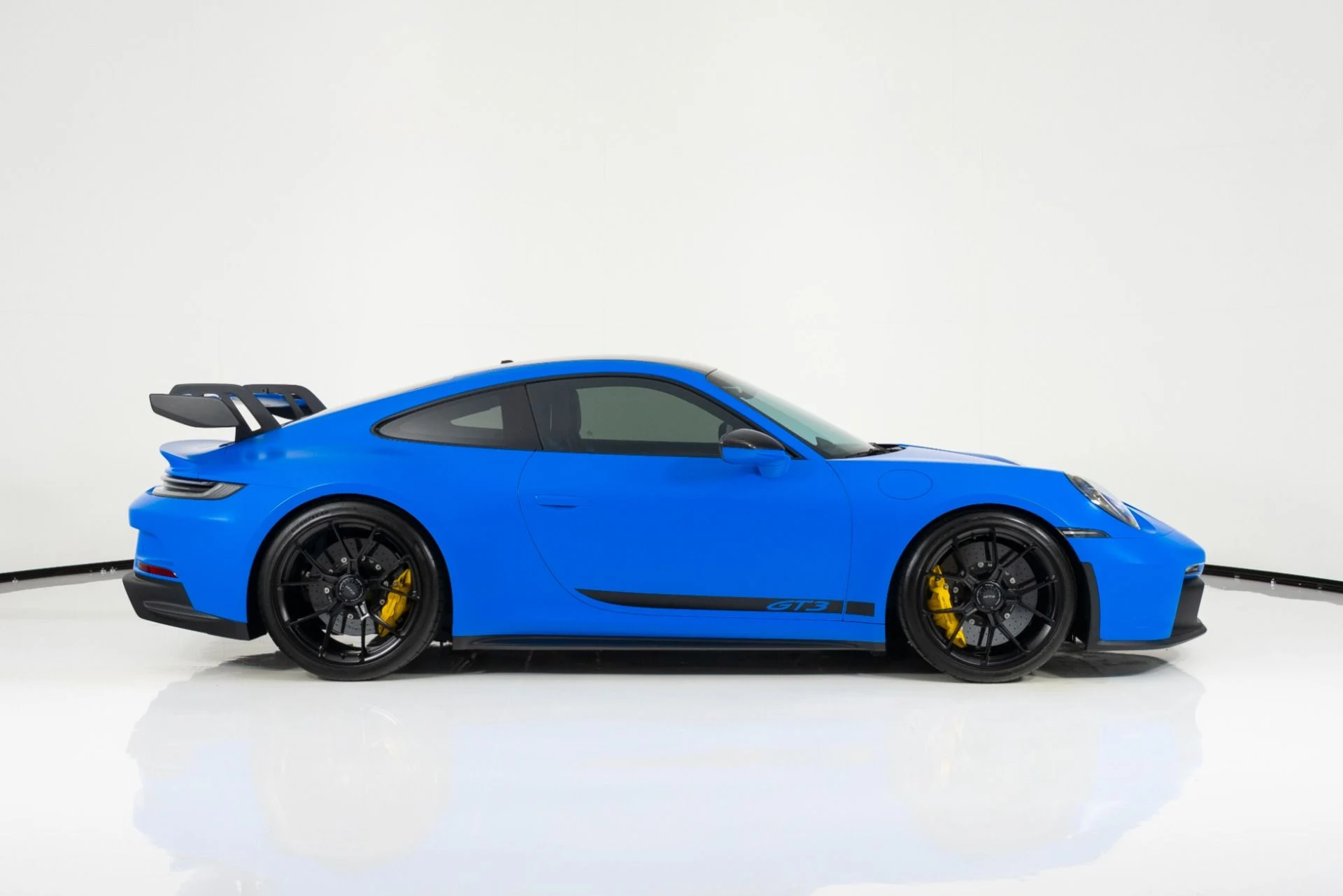 mph001_3083111481_Used_2023_Porsche_911_GT_3_1747858357_83cfcad97f