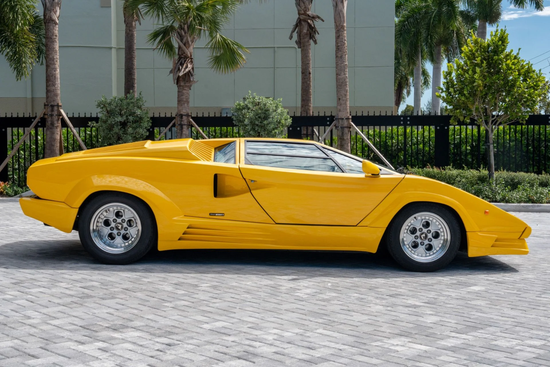 mph001_3086082876_Used_1989_Lamborghini_Countach_25th_Anniversary_1793038200_d27683a661