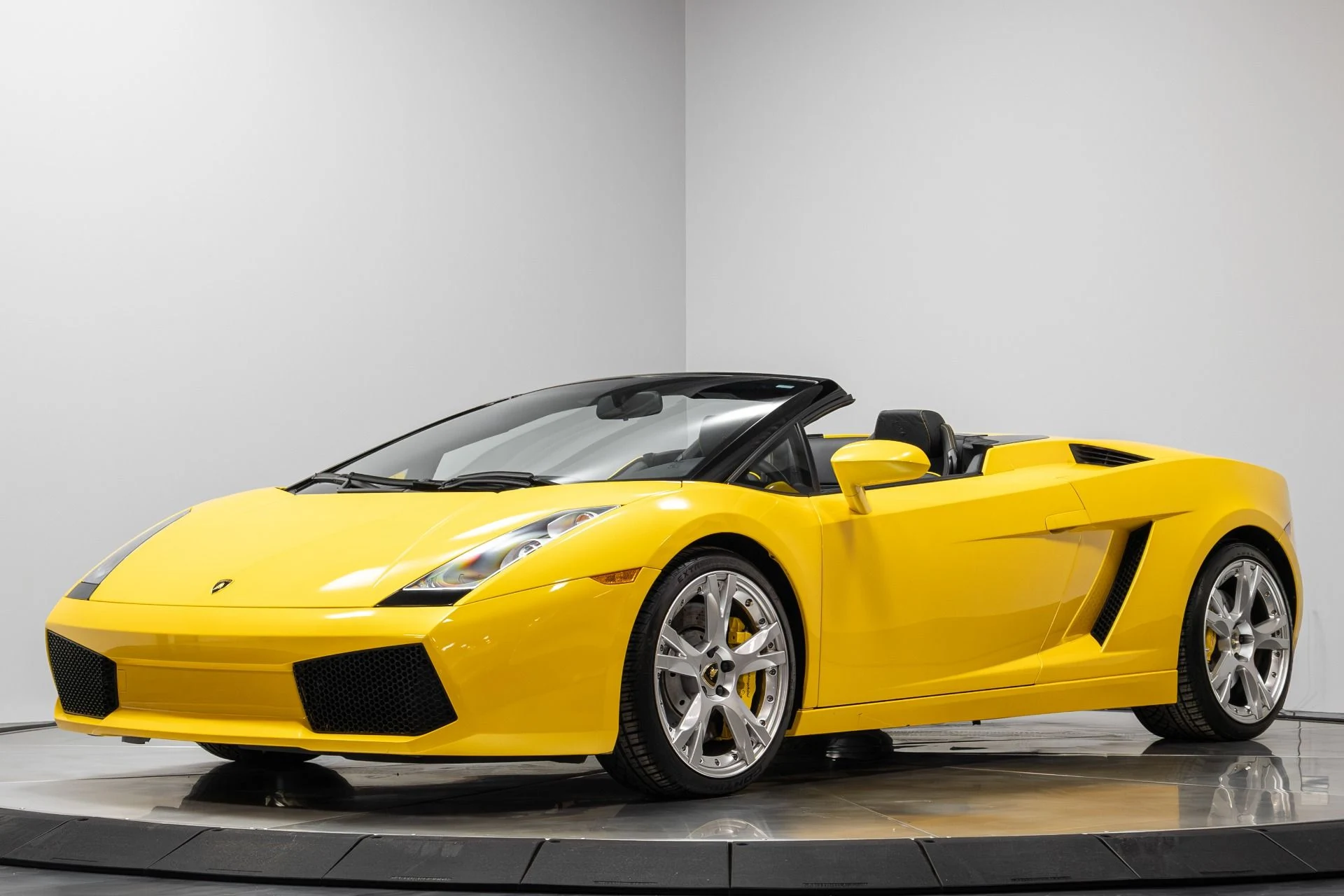 mph001_3094765975_Used_2007_Lamborghini_Gallardo_Spyder_1766529333_b8dab20daa