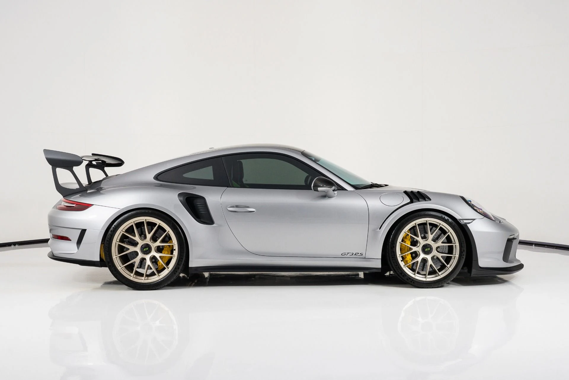 mph001_3101928068_Used_2019_Porsche_911_GT_3_RS_1786043977_7215aa3d99