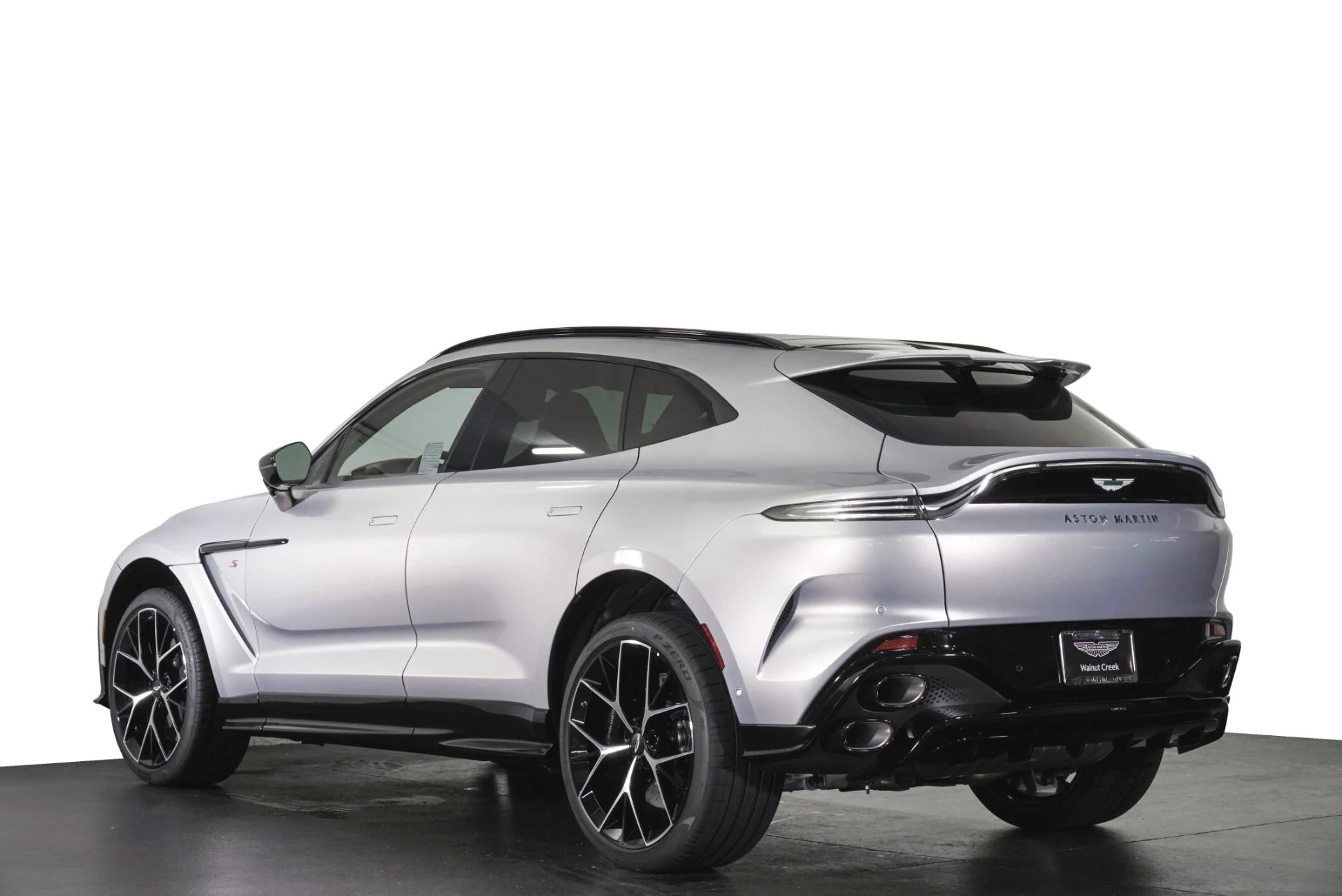 mph001_3105009382_New_2026_Aston_Martin_DBX_S_1790626879_8b095e7f16