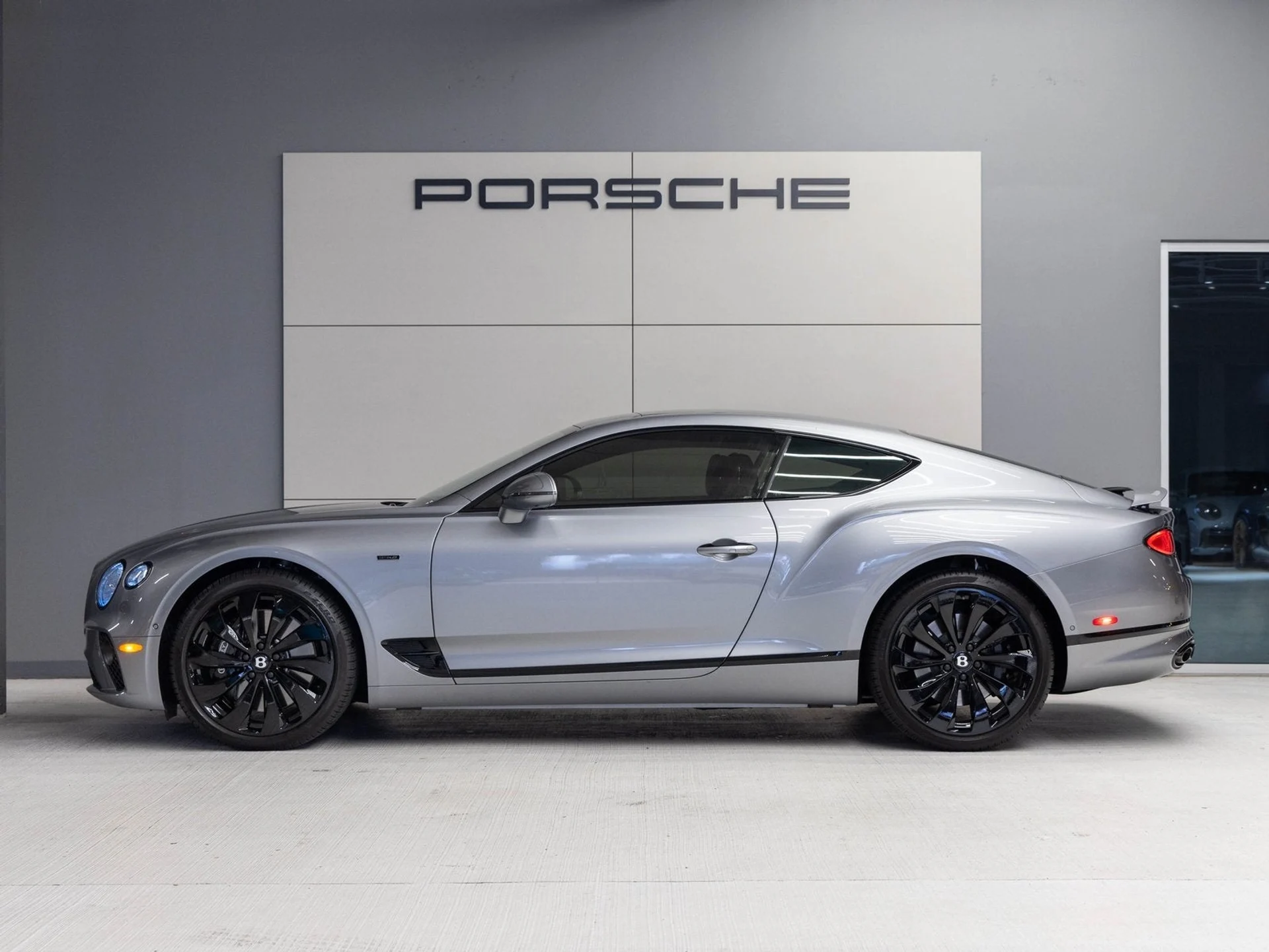 mph001_3105694943_2_9b9e5e3b3c