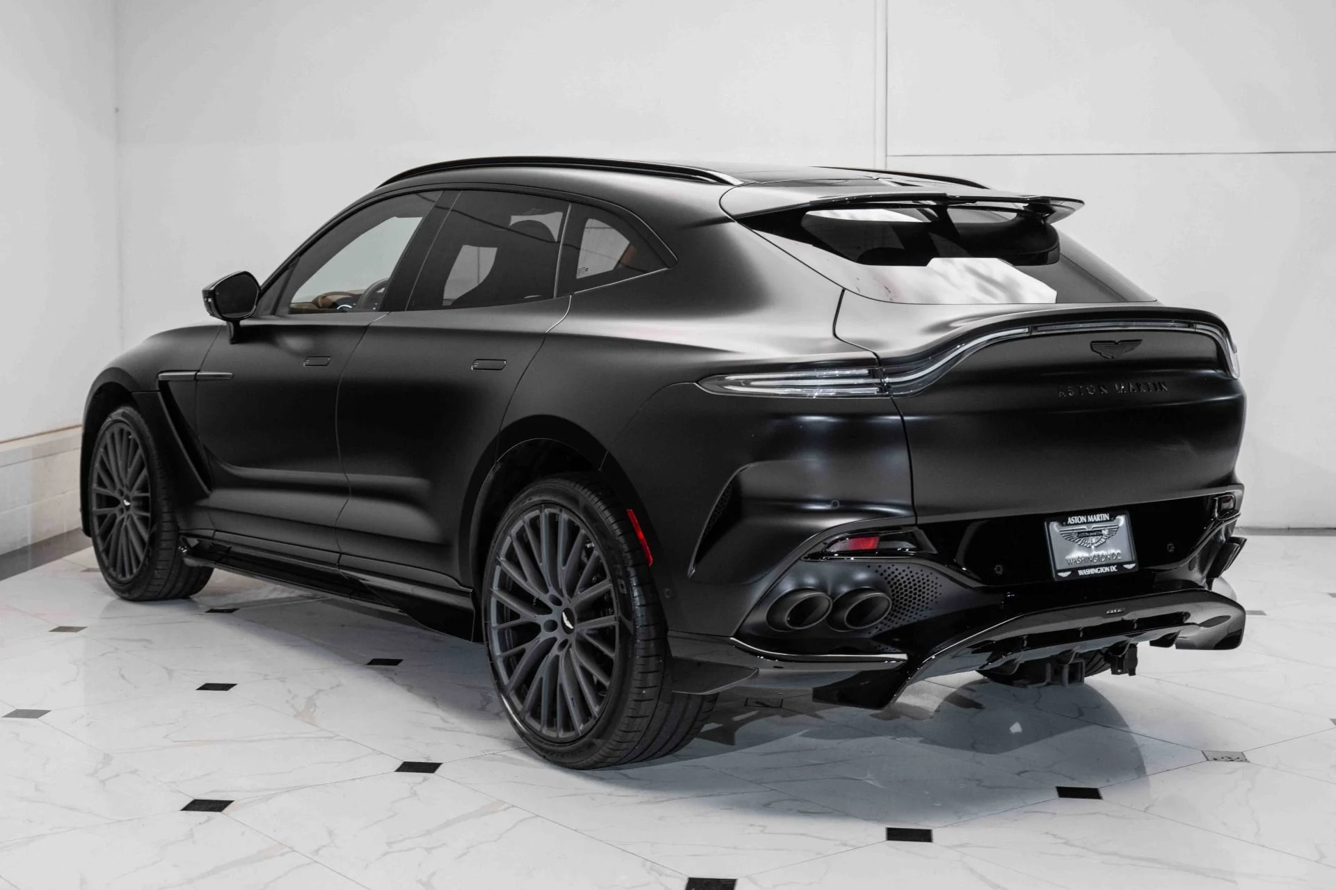 mph001_3114450571_Used_2023_Aston_Martin_DBX_707_1720795210_c1f8d312db