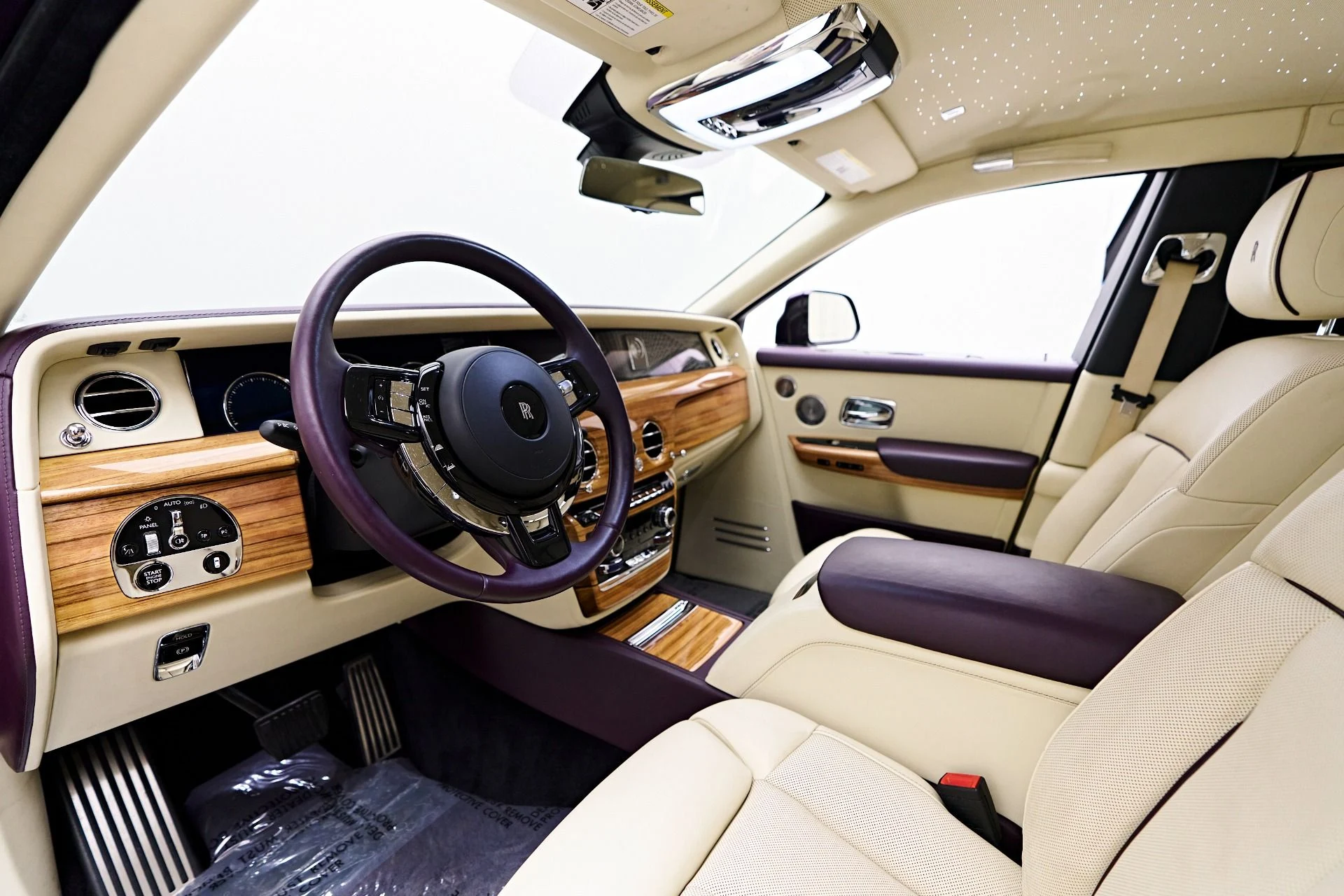 mph001_3116019755_Used_2019_Rolls_Royce_Phantom_Base_1747772635_260c2b9e21