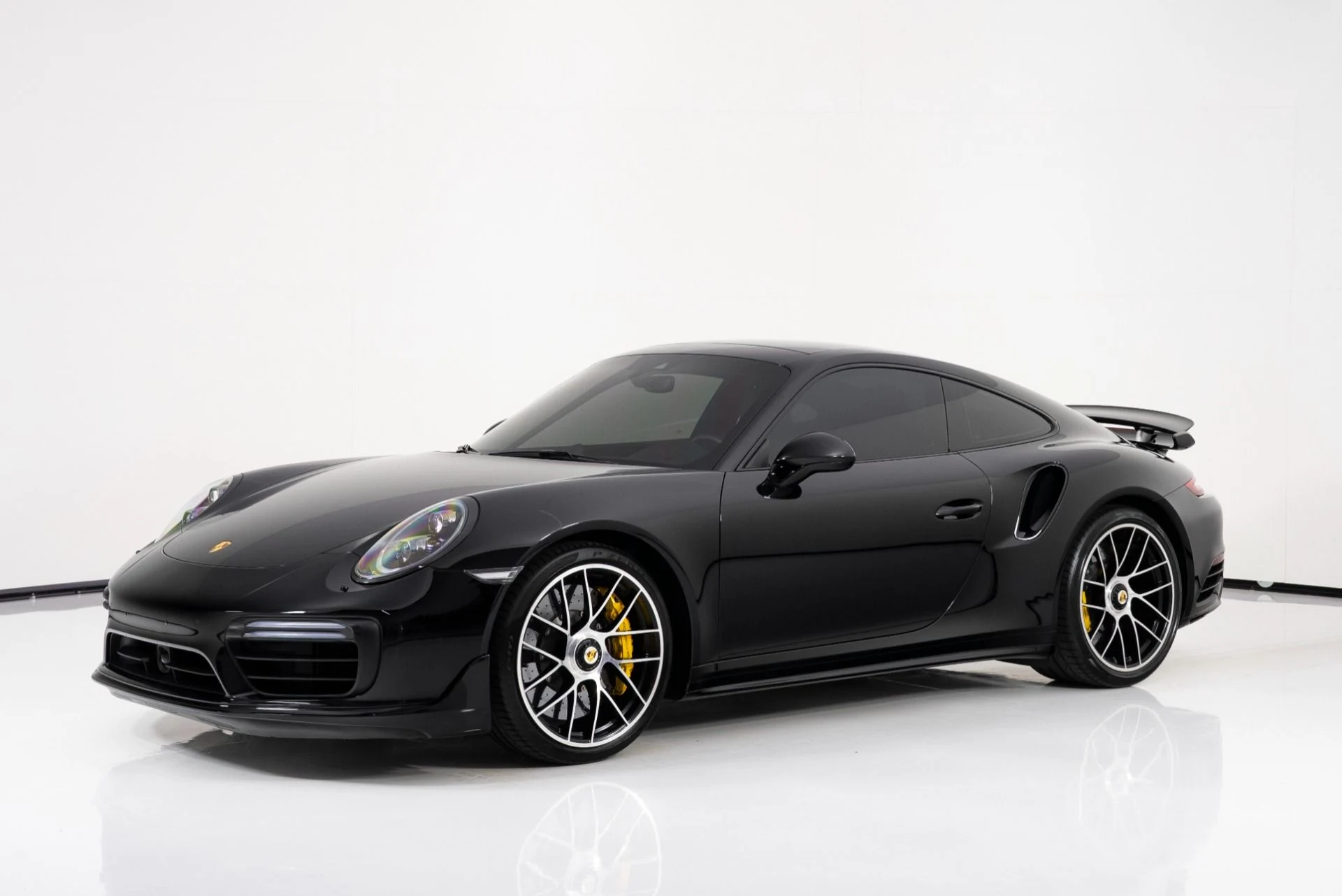 mph001_3118833599_Used_2018_Porsche_911_Turbo_S_1753739915_6f07ed10d7