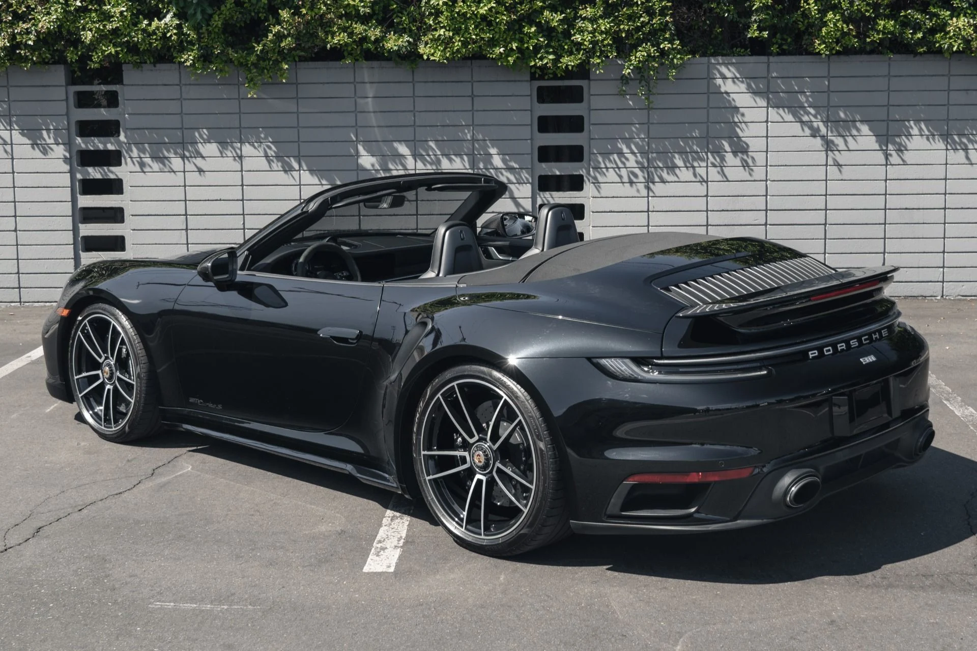 mph001_3119081676_Used_2021_Porsche_911_Turbo_S_1758742195_7d0998097f