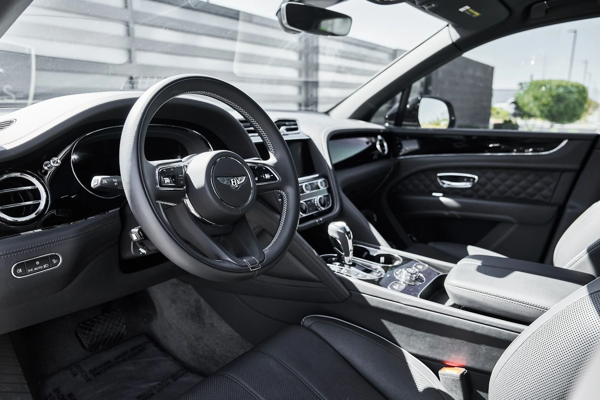 mph001_3131766616_Used_2025_Bentley_Bentayga_S_1782152741_79ab3e052e