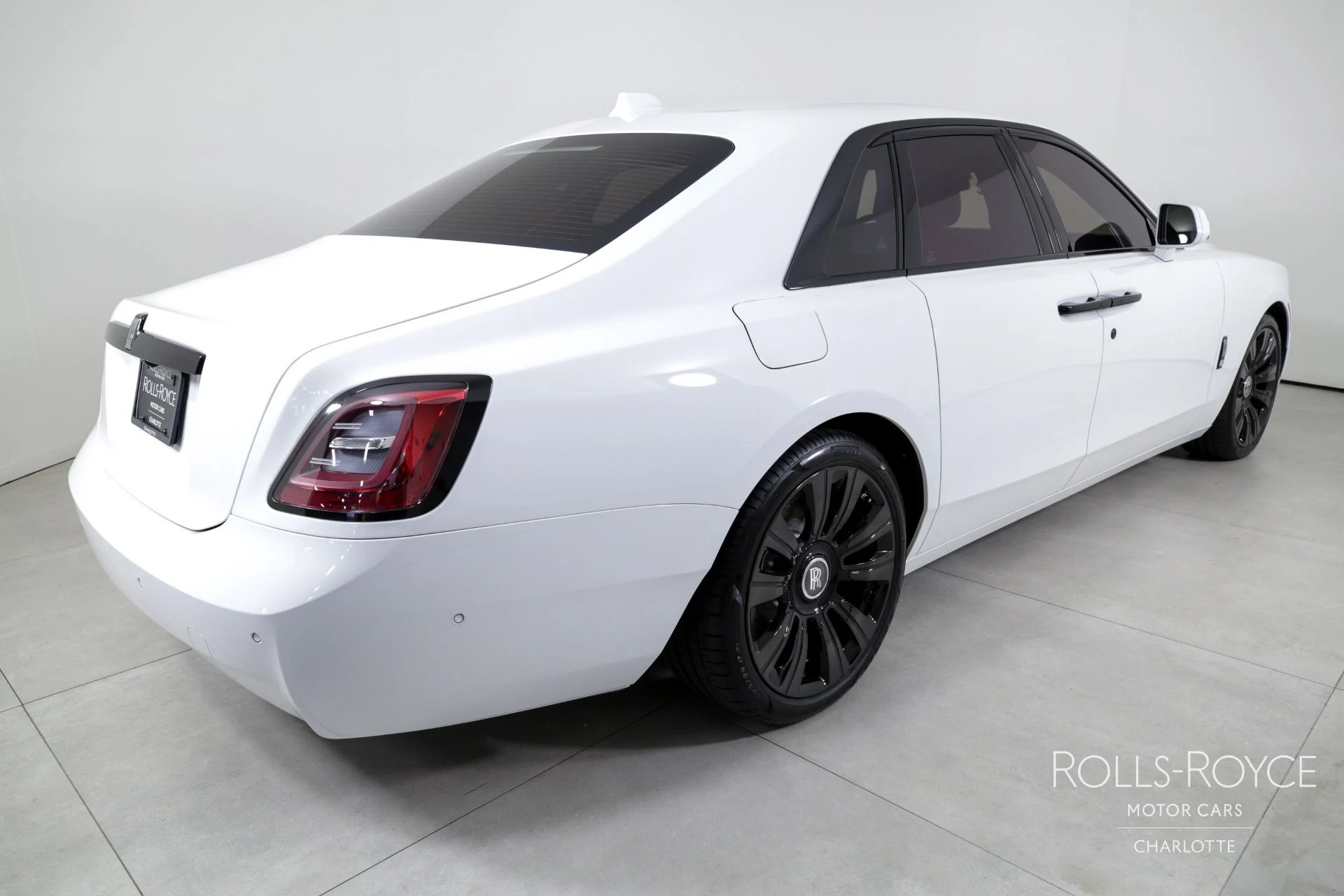 mph001_3132480124_Used_2024_Rolls_Royce_Ghost_1723672275_da044a775c