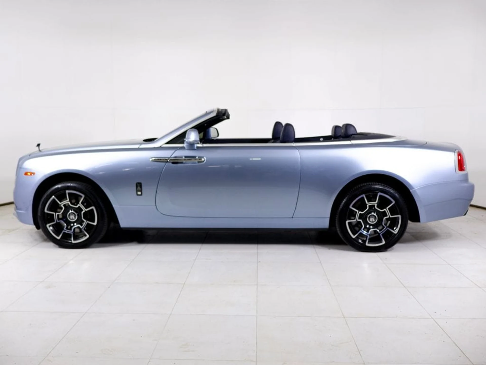 mph001_3133186267_ae25b4c793c4a733492296b88a4b9c20x_dd63941a28