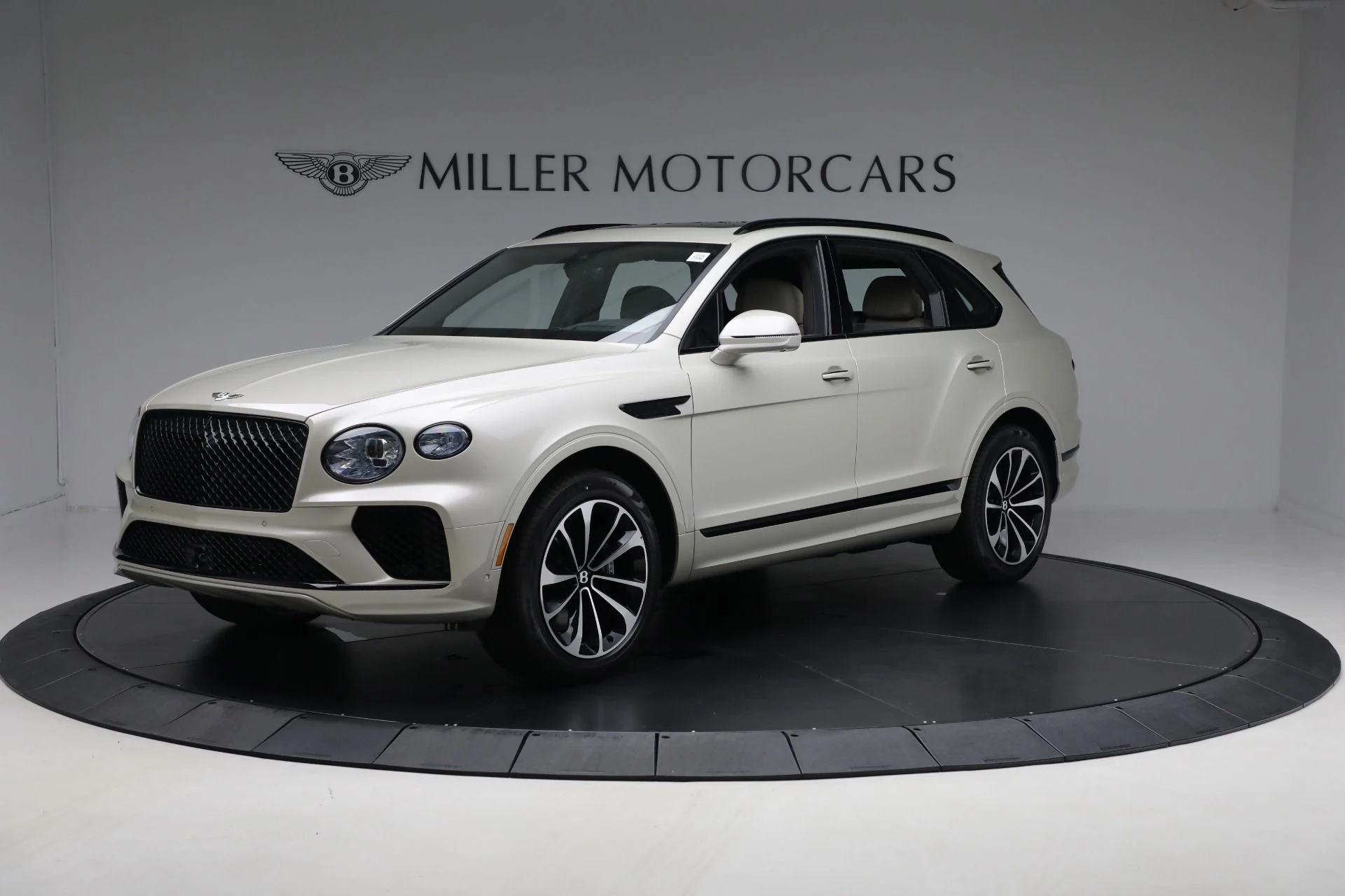 mph001_3134540567_New_2025_Bentley_Bentayga_V8_fc407111c0