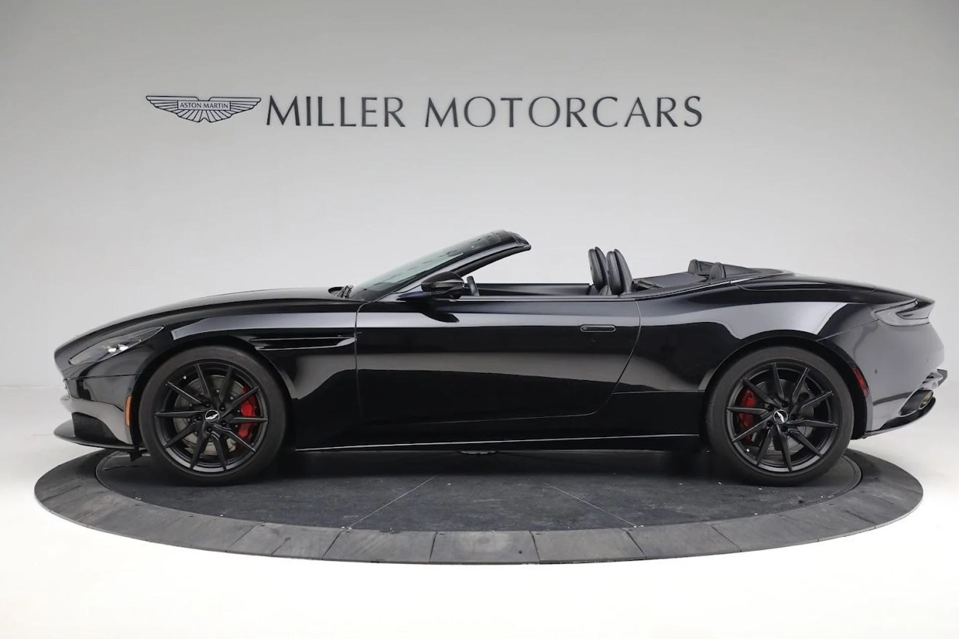 mph001_3136273031_Used_2019_Aston_Martin_DB_11_Volante_d34b0709d4