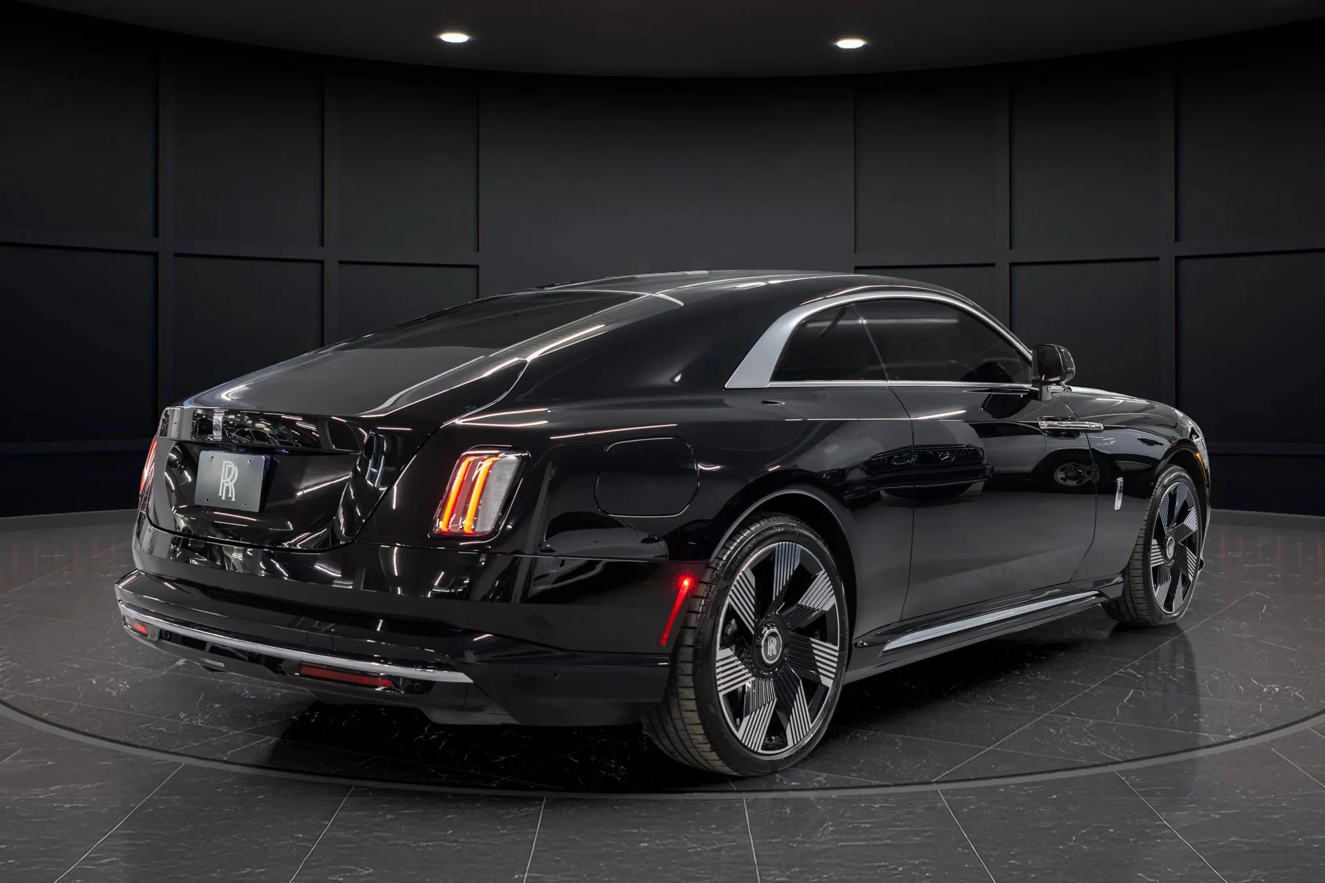 mph001_313977056_e382af14_2c83_478f_8817_d0cdbe5044a3_202420_Rolls_Royce20_Spectre2028_SCATK_2_C04_RU_22313629_8_5e8f0d485e