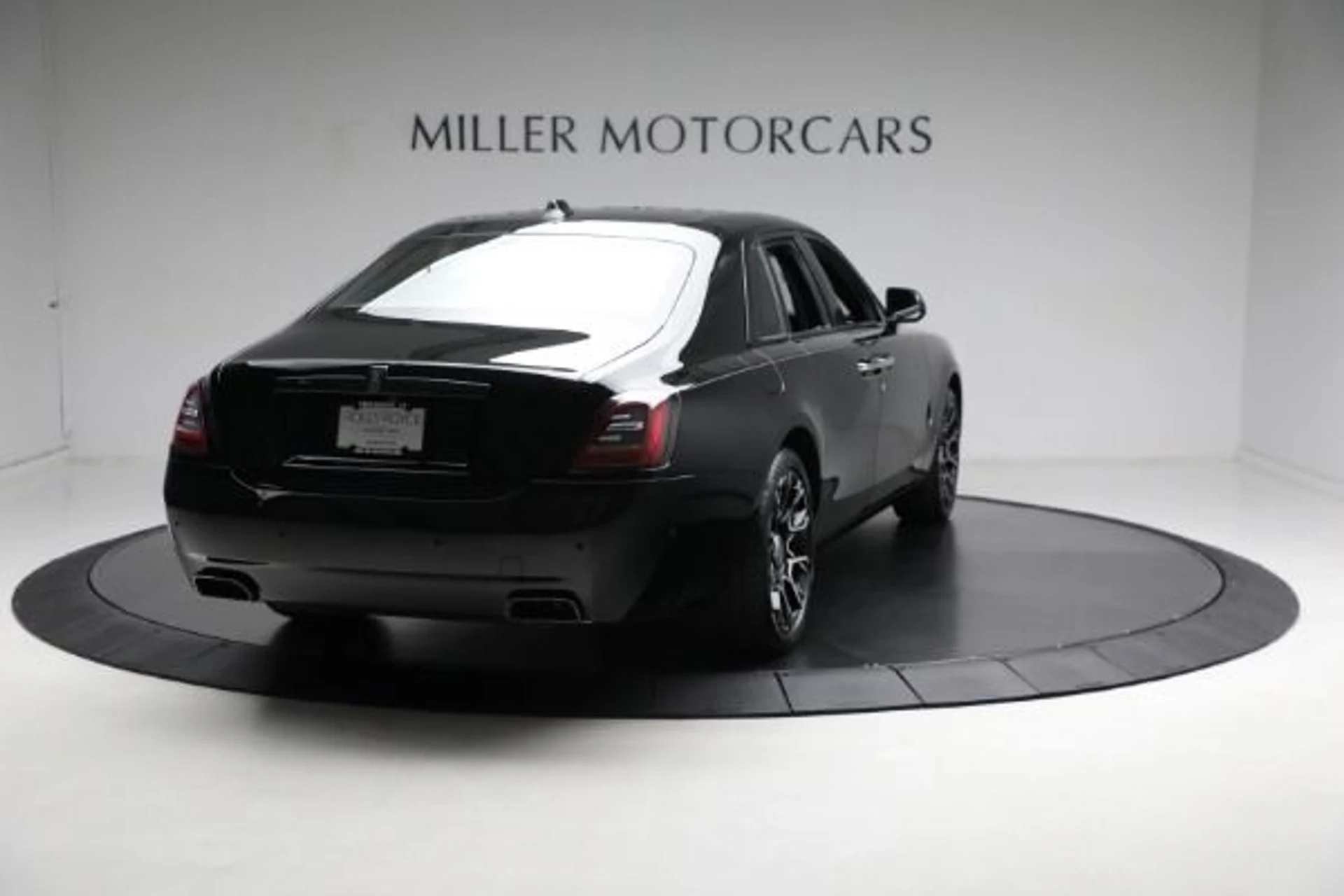 mph001_3150283526_Used_2024_Rolls_Royce_Black_Badge_Ghost_095b5bd1c4