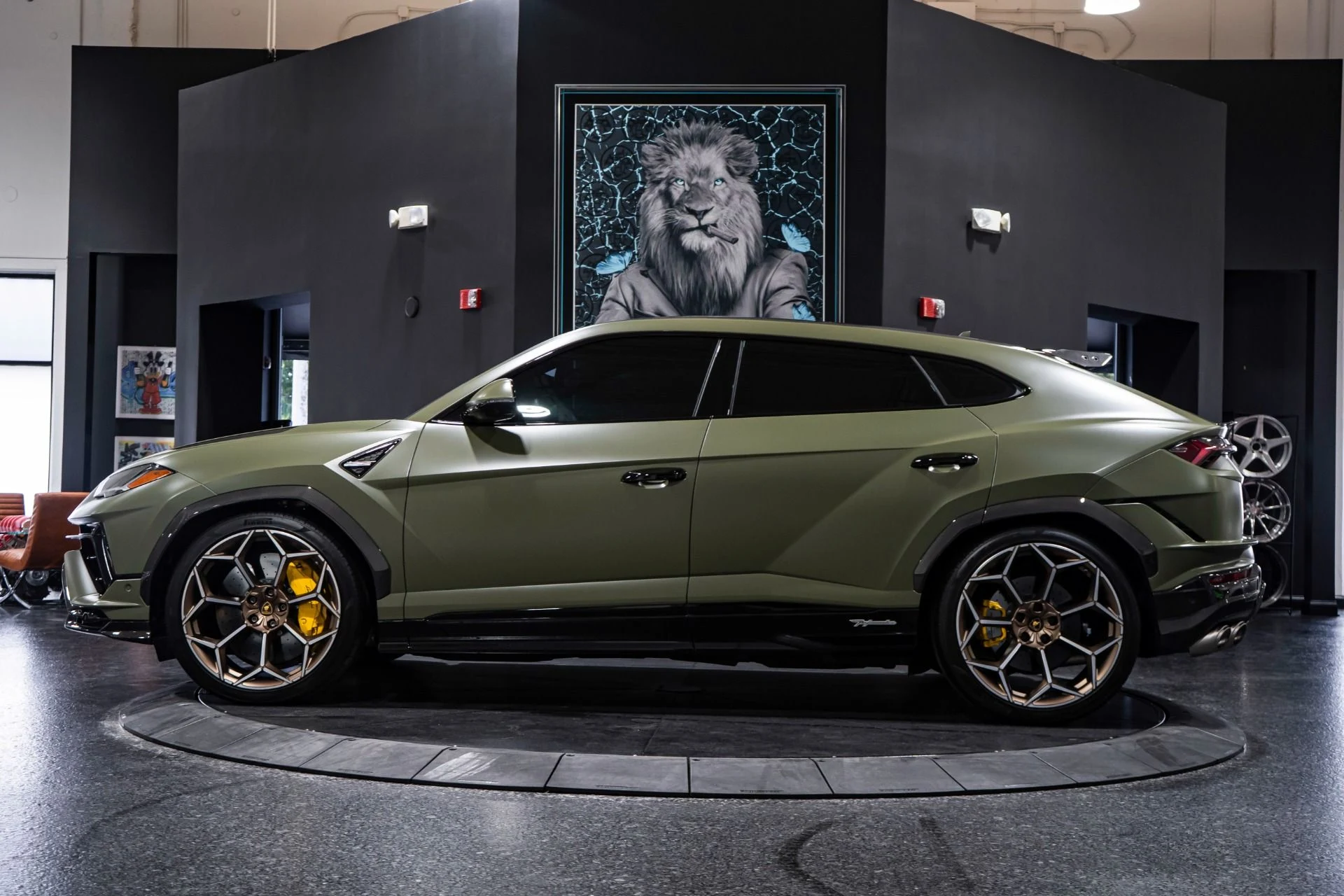 mph001_3156944032_Used_2023_Lamborghini_Urus_Performante_FACTORY_MATTE_322297_MSRP_1764030979_4dd38cfa0e