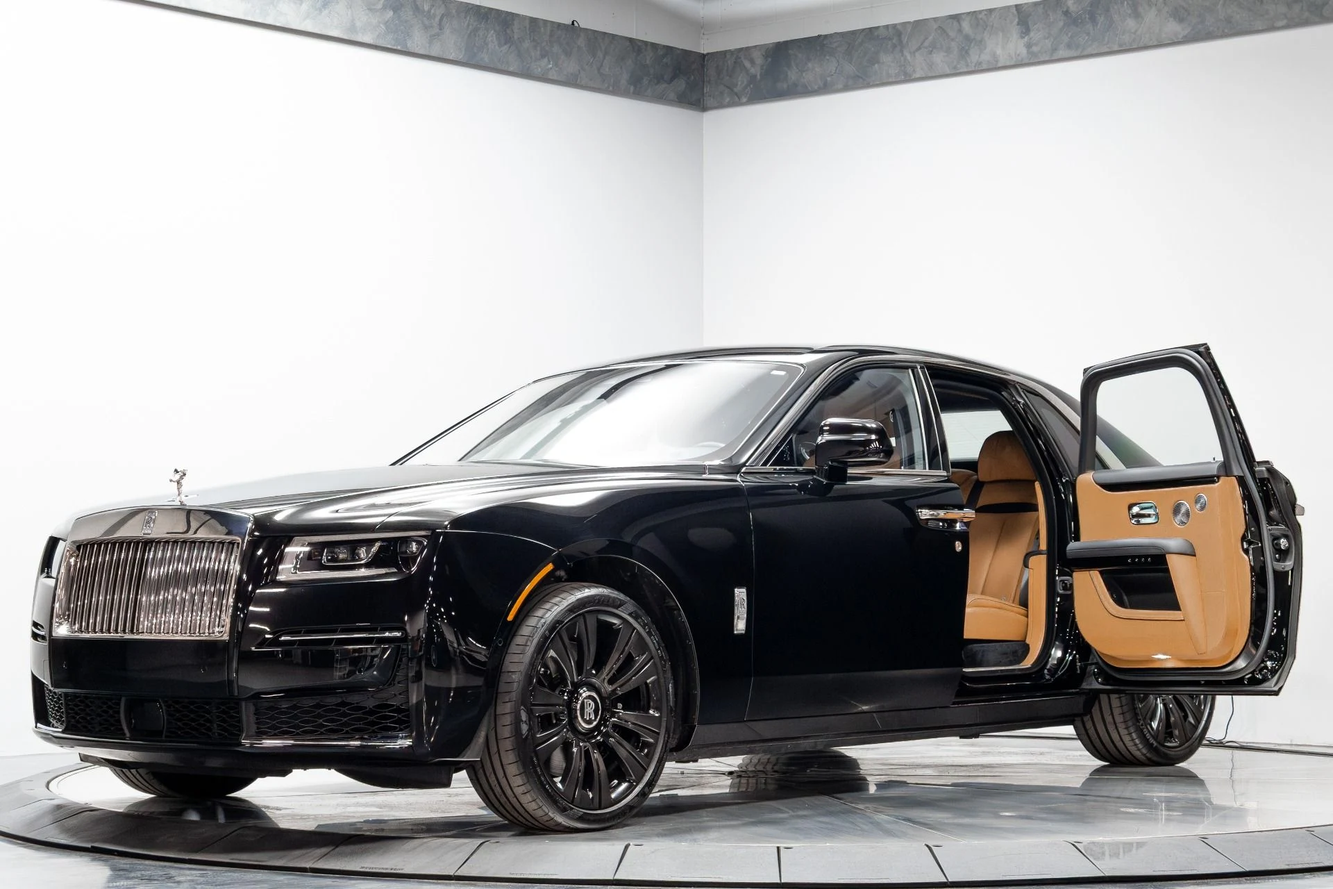 mph001_3164694166_Used_2022_Rolls_Royce_Ghost_1776784973_818cb7d837