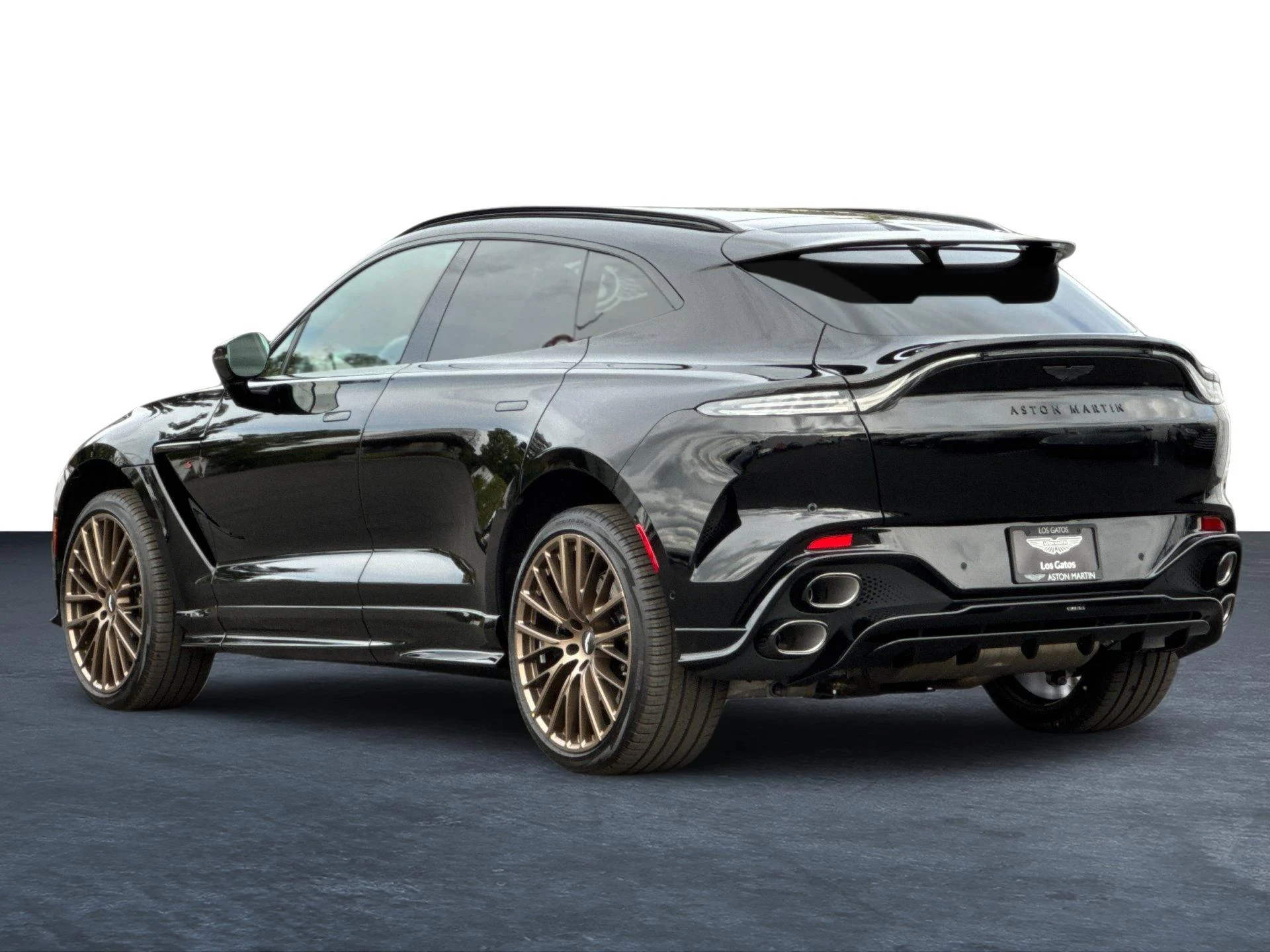 mph001_3171858453_New_2026_Aston_Martin_DBX_S_1793357261_d45829da48