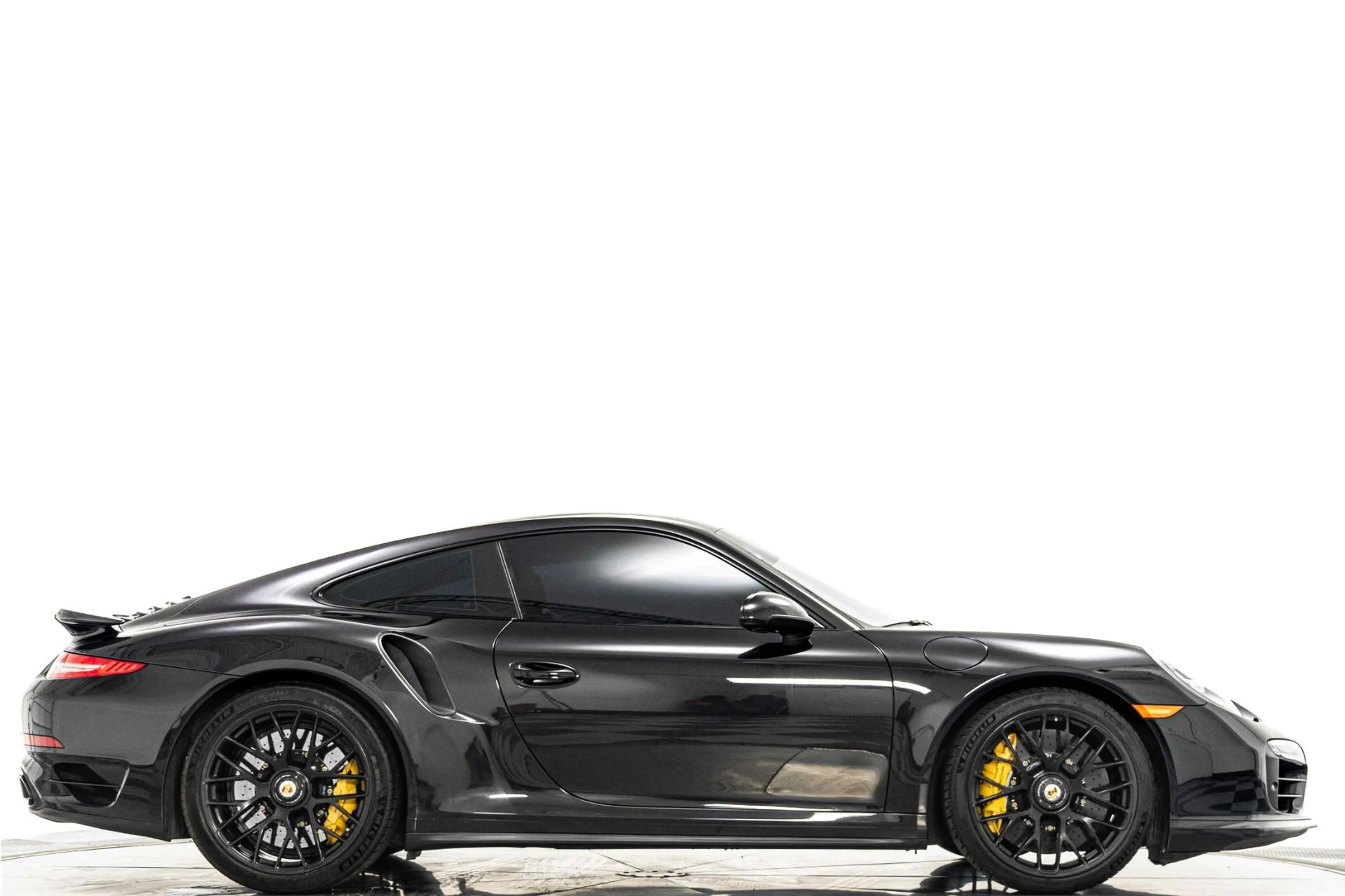 mph001_3180697315_Used_2014_Porsche_911_Turbo_S_560_Horsepower_Natural_Leather_Heated_and_Ventilated_Seats_1776369392_e91d8ba9ee