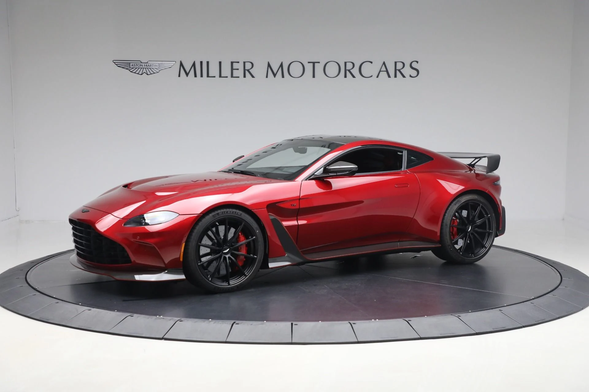 mph001_3181518815_Used_2023_Aston_Martin_Vantage_V12_d36f9b69e6