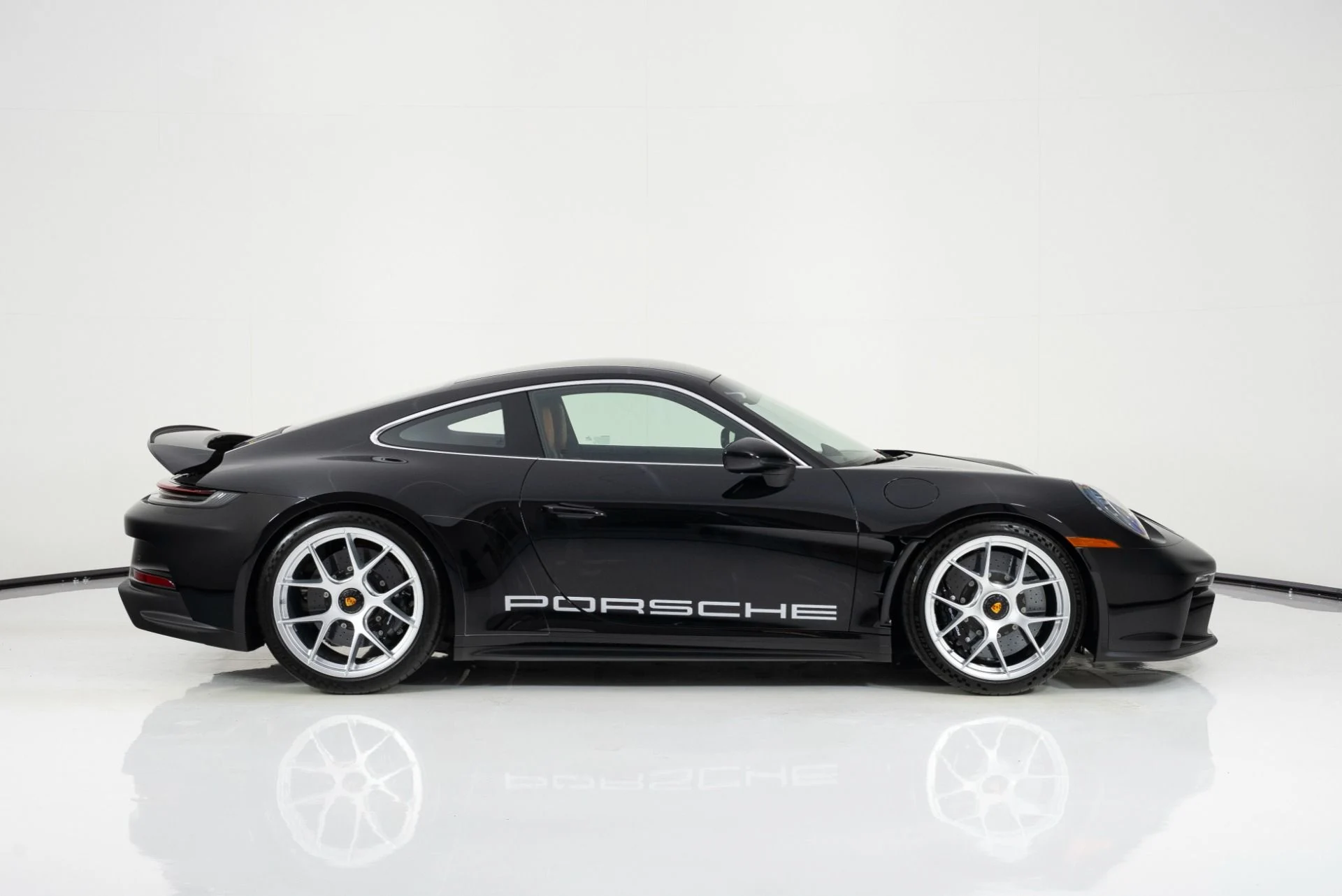 mph001_3186714624_Used_2024_Porsche_911_ST_1764024892_bea8c1d30c