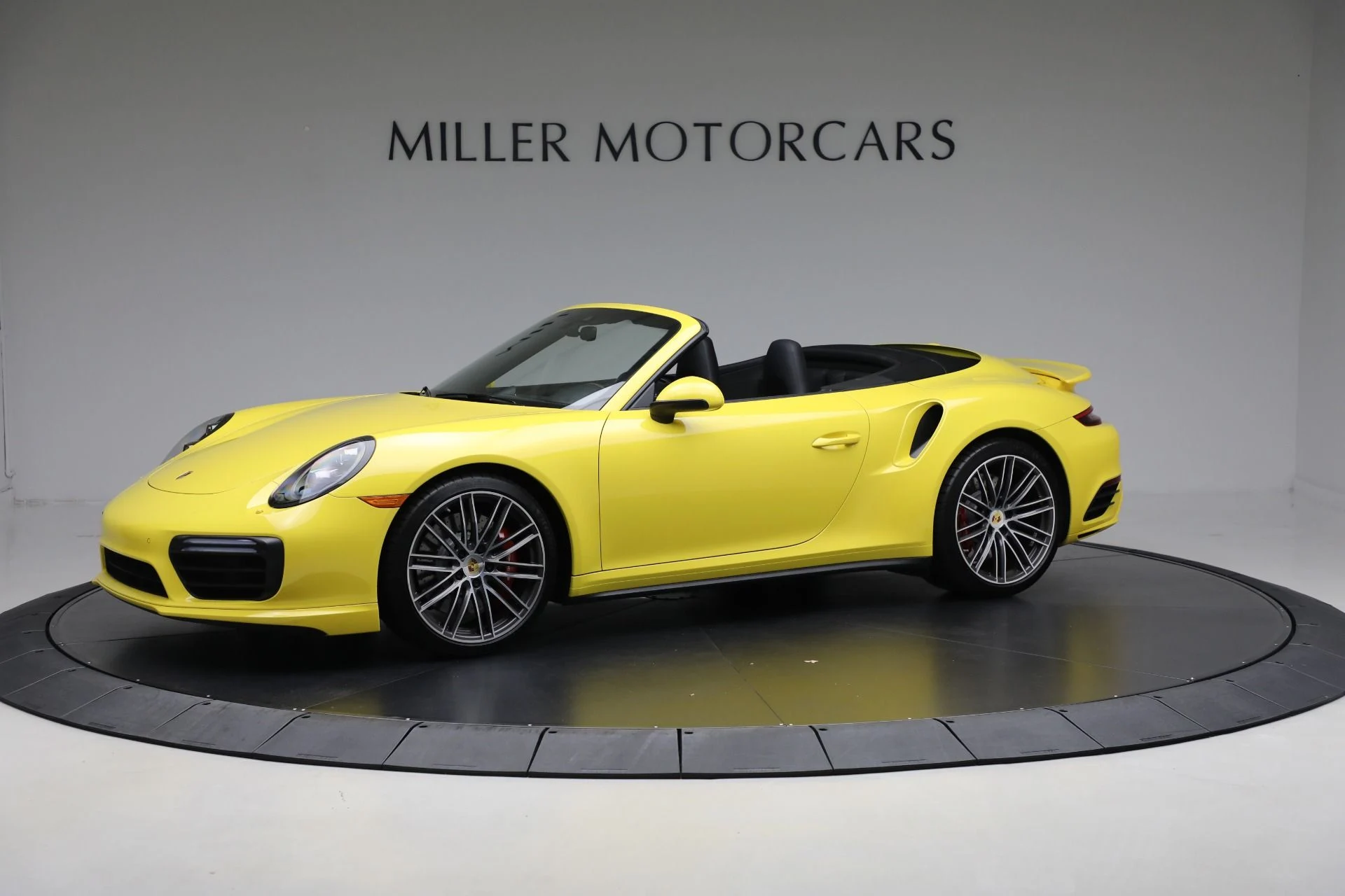 mph001_3189023000_Used_2017_Porsche_911_Turbo_Cabriolet_1874d881a3