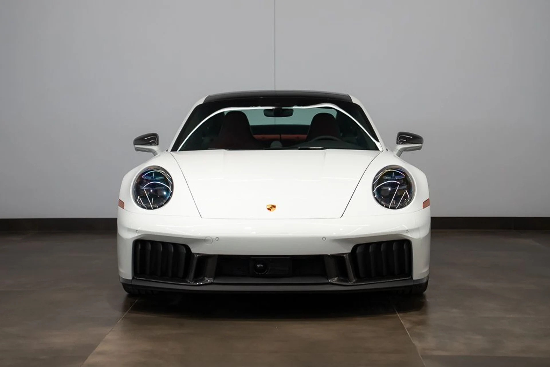 mph001_3190763218_porsche_911_2026_jpg_v_1775165756_8bff982e88