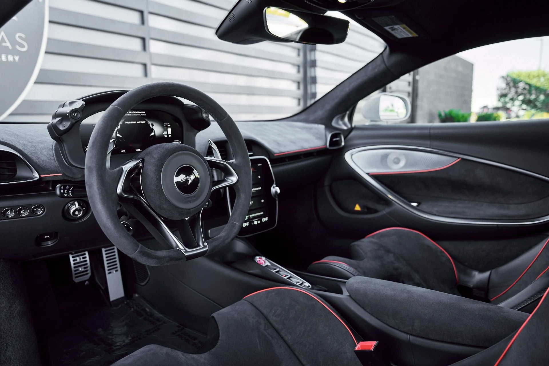 mph001_3204580282_Used_2023_Mc_Laren_Artura_1773773861_f62f61e9da