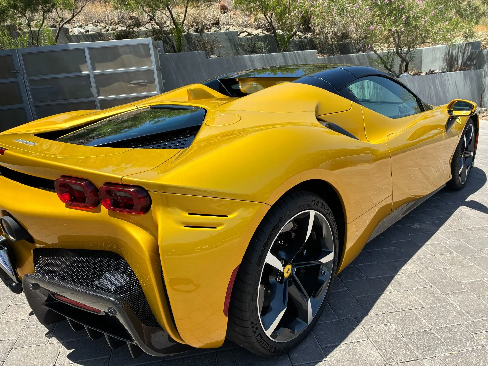 mph001_3207326779_Used_2024_Ferrari_SF_90_Spider_1764963439_162afdc723