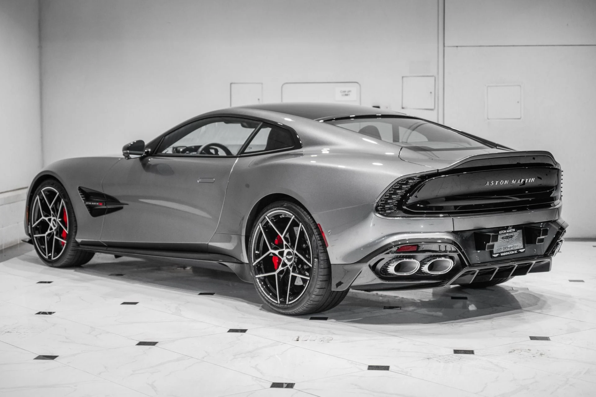 mph001_3208542534_New_2027_ASTON_MARTIN_VANQUISH_1787330062_bf8e558679