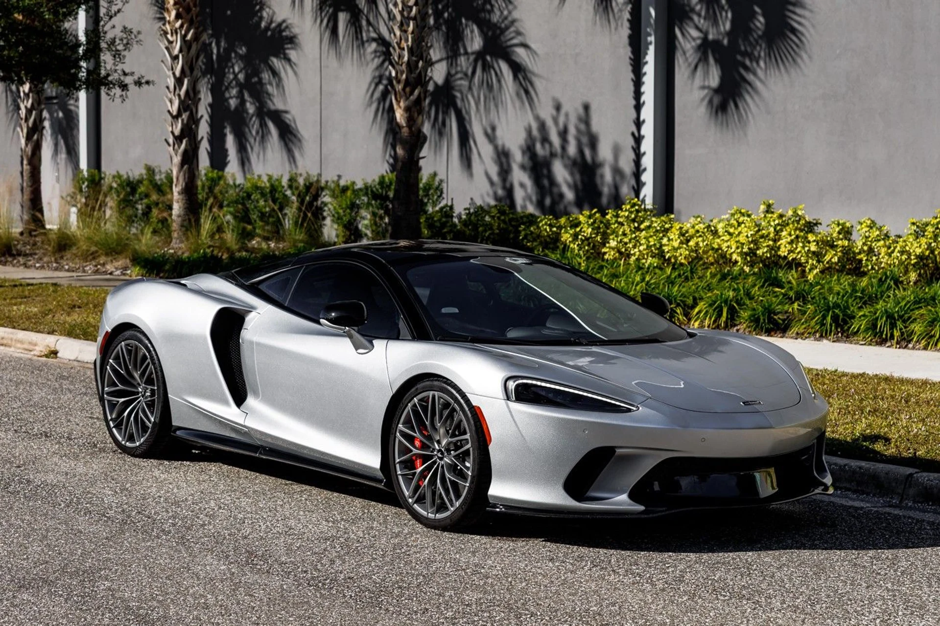 mph001_3208810090_632_p2_l_4dae7c4129