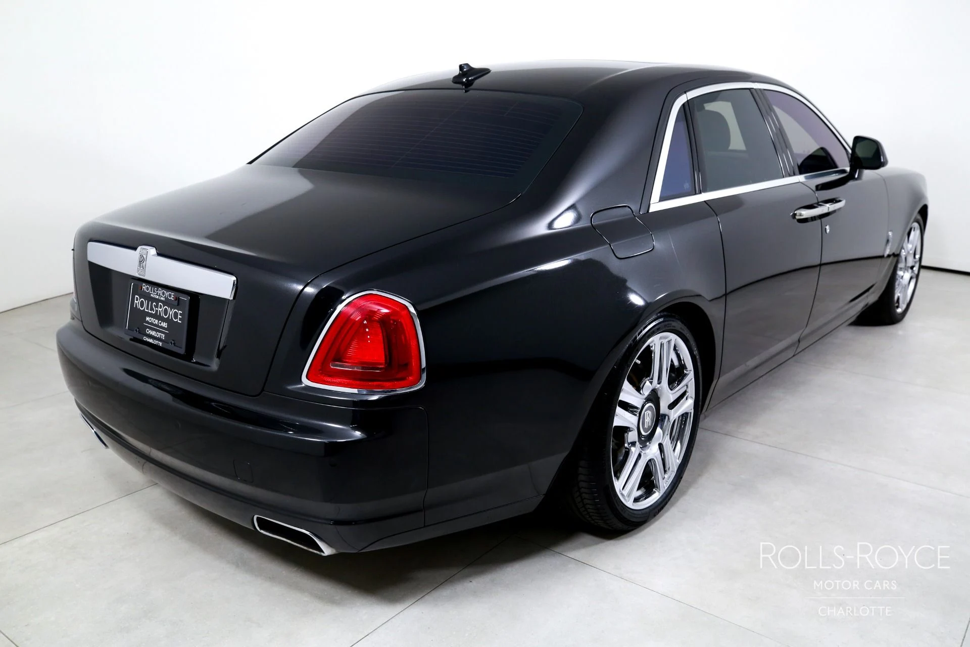 mph001_3215620954_Used_2015_Rolls_Royce_Ghost_1769450770_5e85189c47
