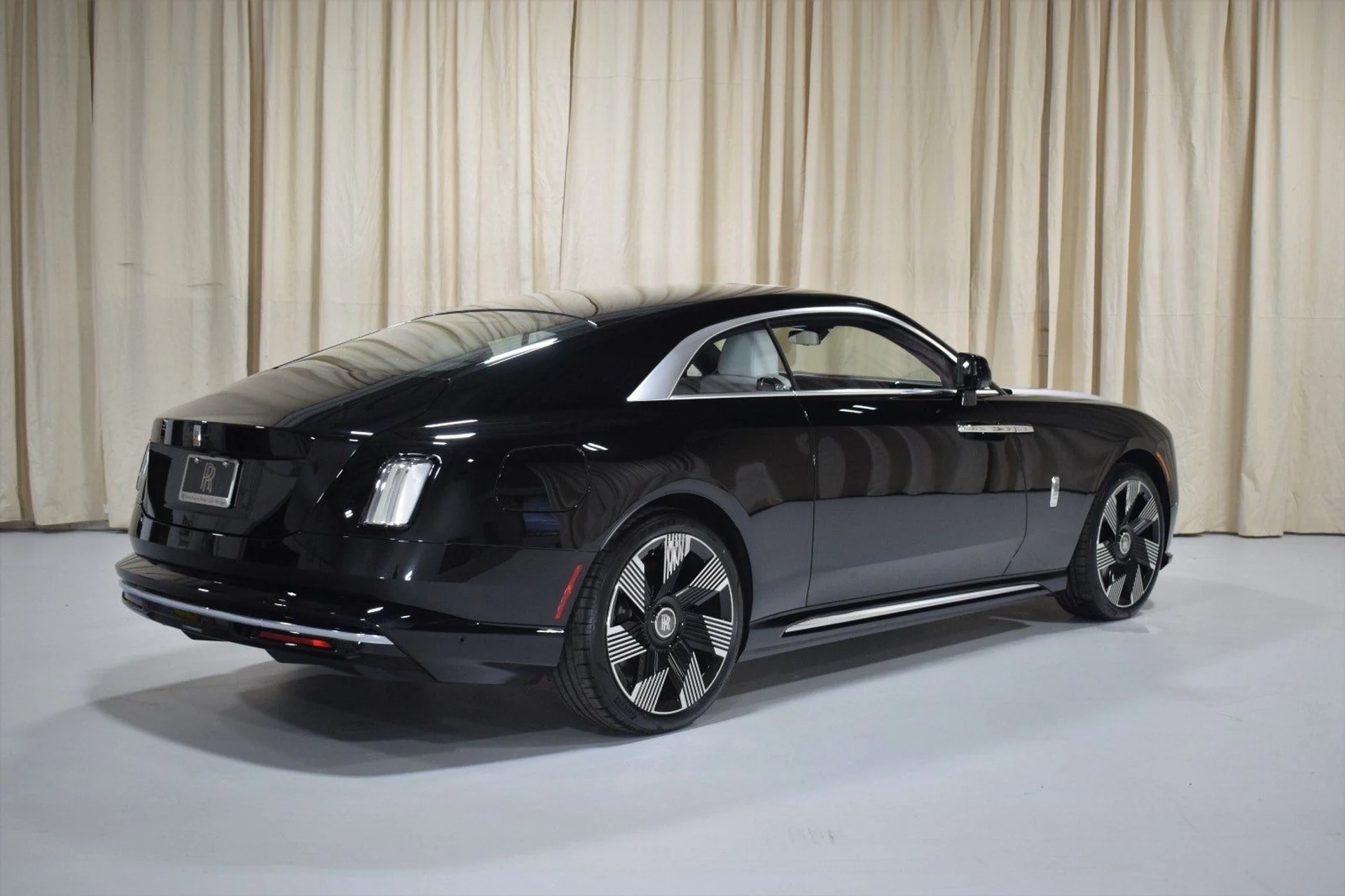 mph001_3216026901_f85d5bc826148e1a107e52fb543c4c25x_6d4cb5a85d