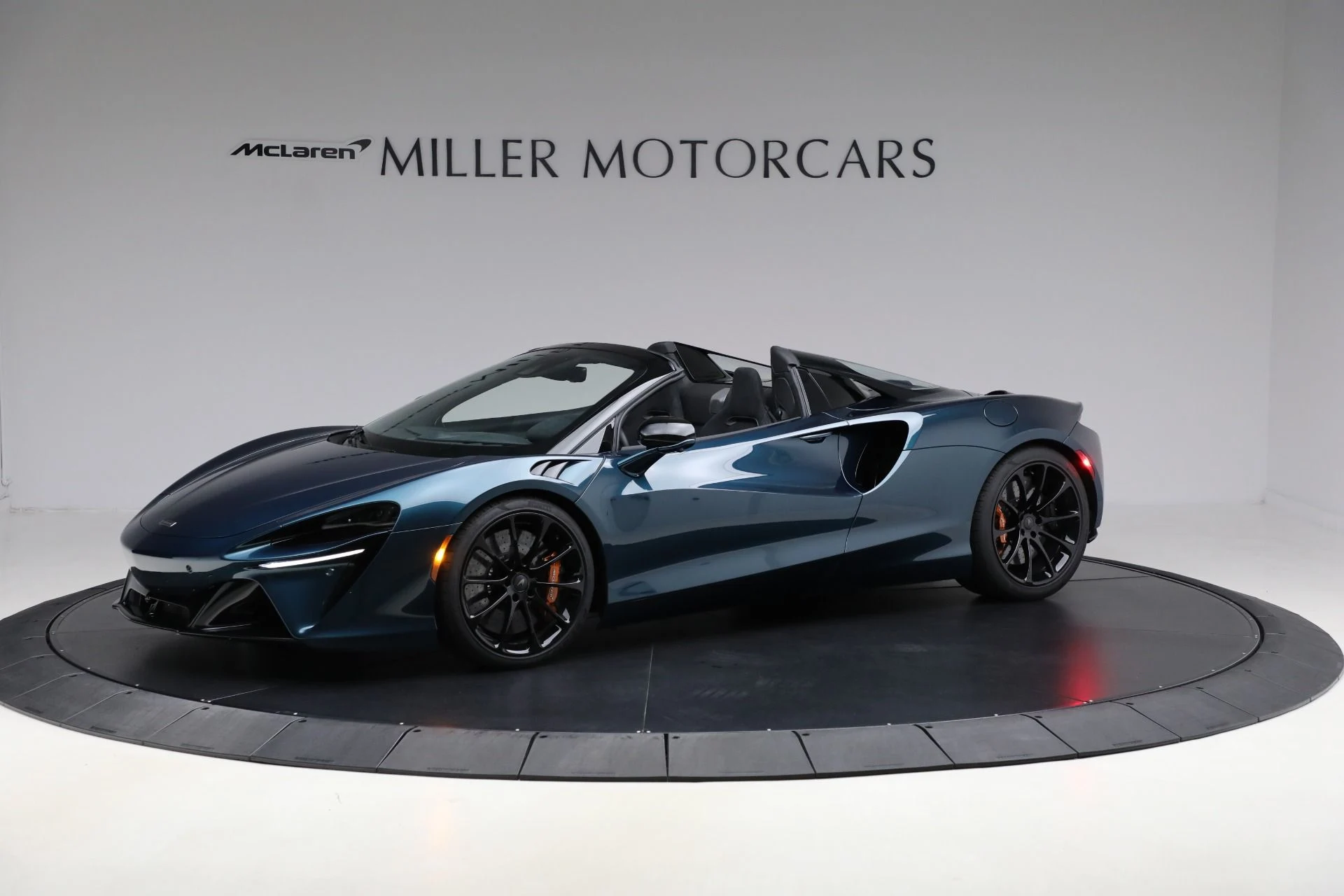 mph001_3243362680_Used_2025_Mc_Laren_Artura_Spider_3df5acd920