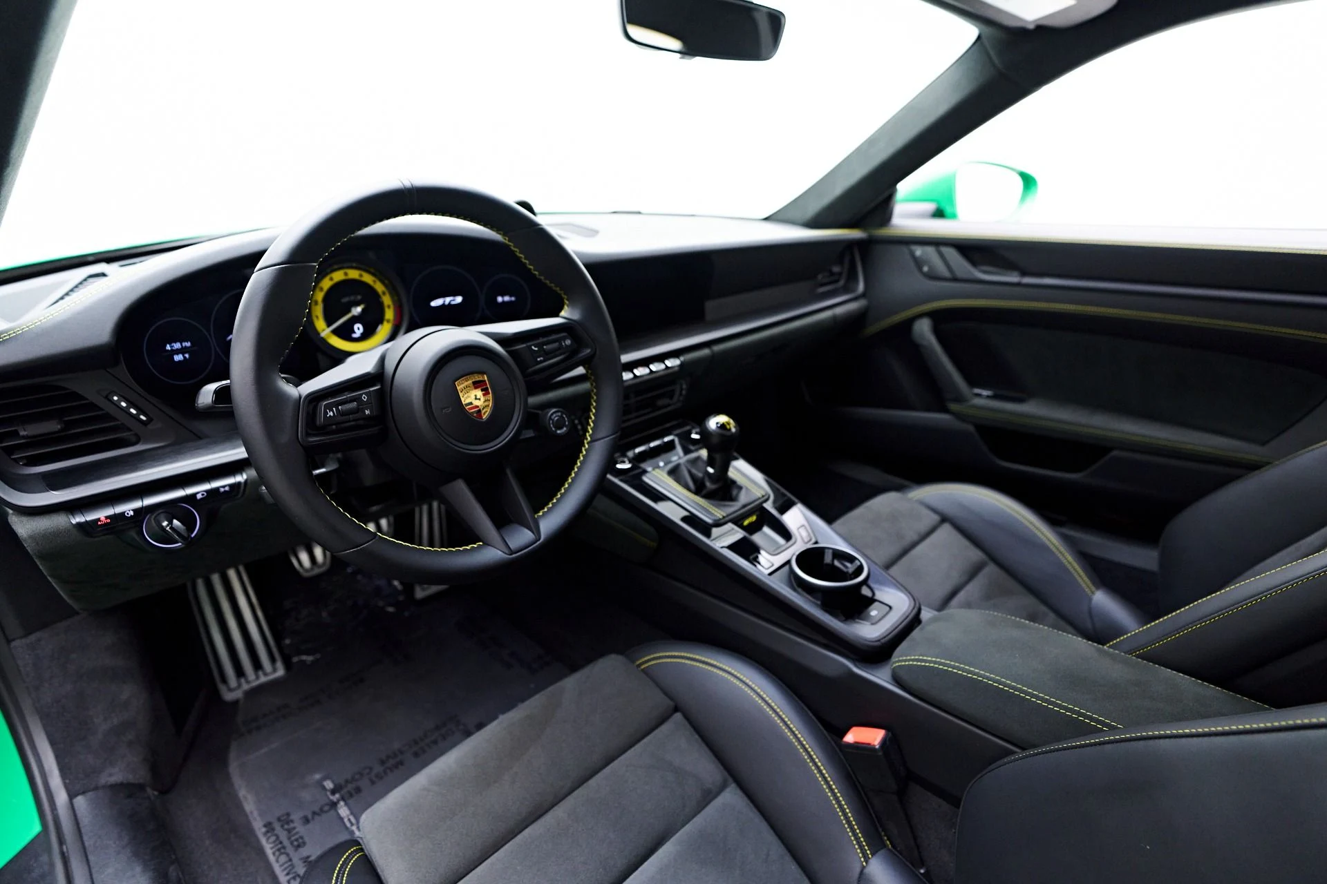 mph001_324609043_Used_2022_Porsche_911_GT_3_1763574748_a980b76f4b