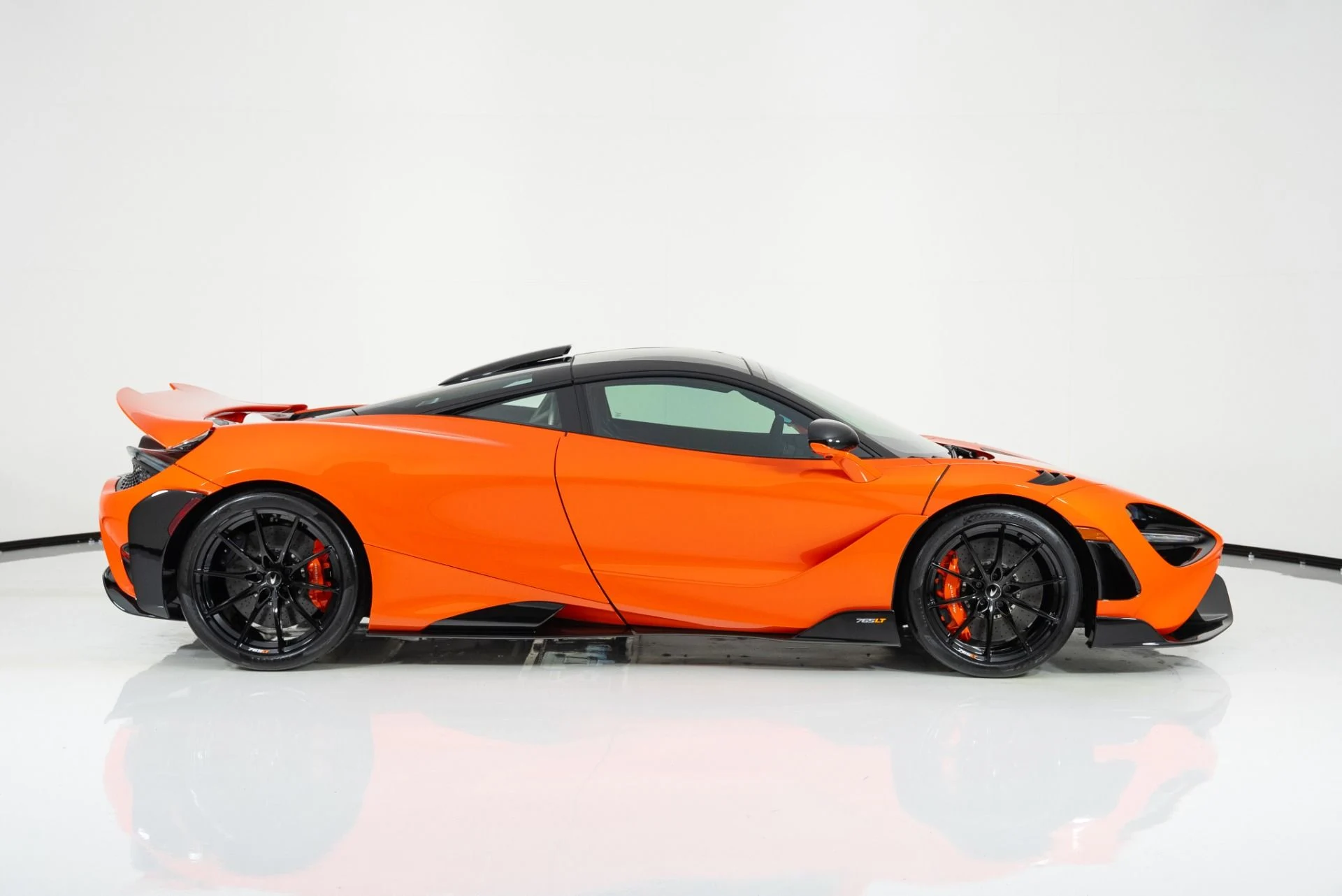 mph001_3250133079_Used_2021_Mc_Laren_765_LT_1746474152_0e52cd4c09