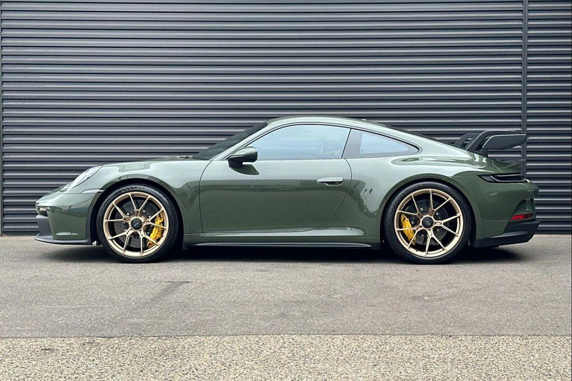 mph001_326443243_f_Bctt3_KJ_Un_Z_z9nni_Zu_Ud1w_Nn_R4_e87813515a