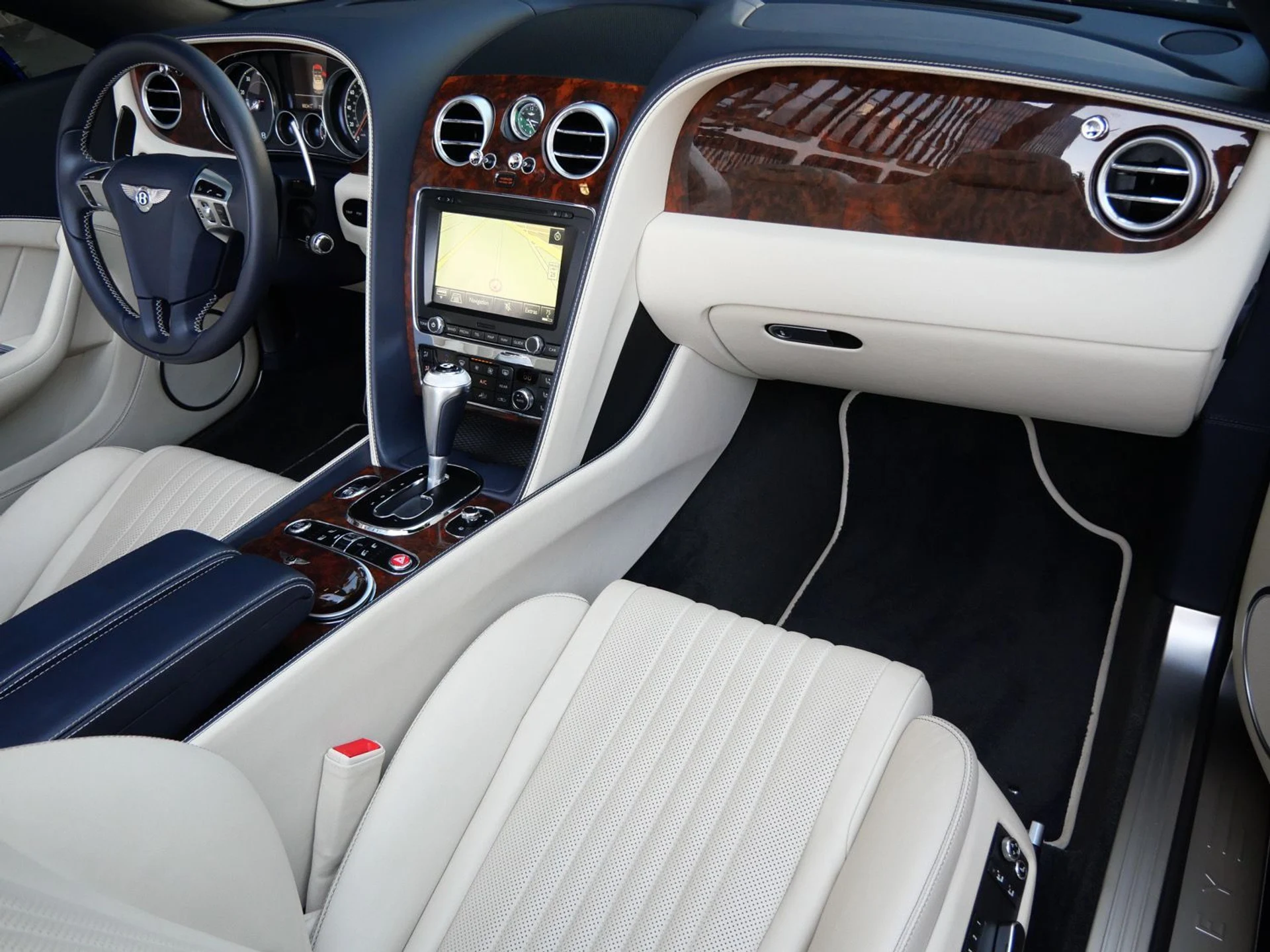 mph001_326936303_442f6b3832a0ad2c4dd306b3f8a8c8eax_aef9e3aafe