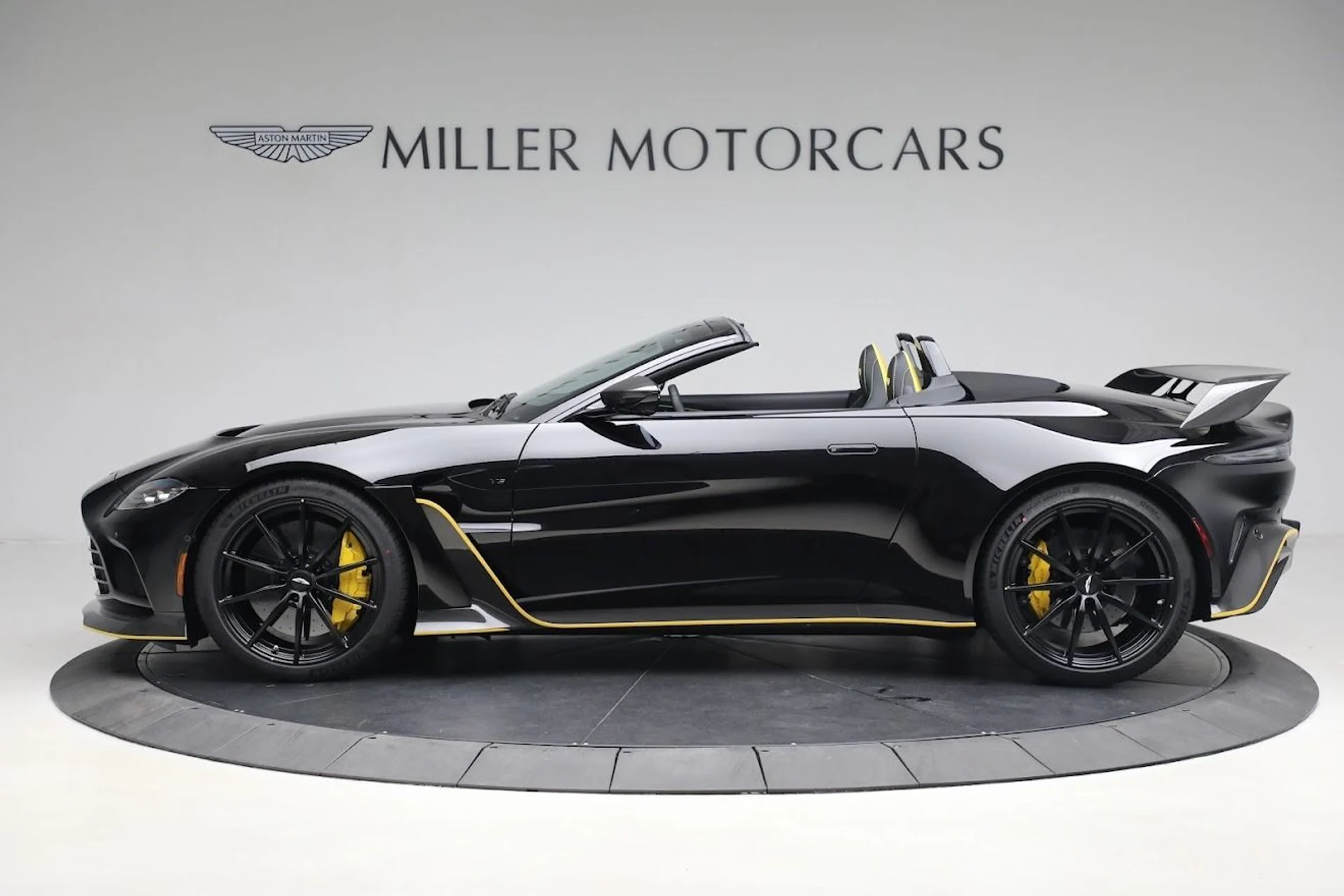 mph001_326984560_Used_2023_Aston_Martin_Vantage_V12_1687444772_c57d2e1f01