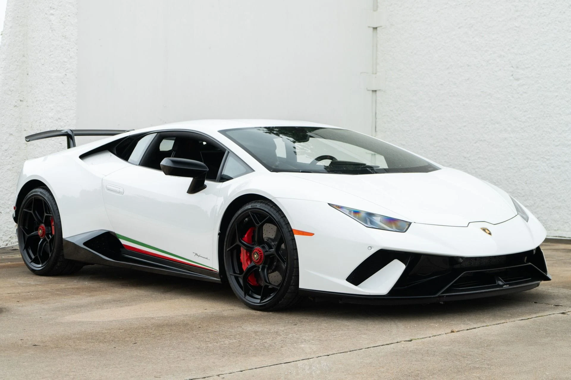 mph001_3275979585_Used_2018_Lamborghini_Huracan_LP_640_4_Performante_1784069470_bdc8c89e30