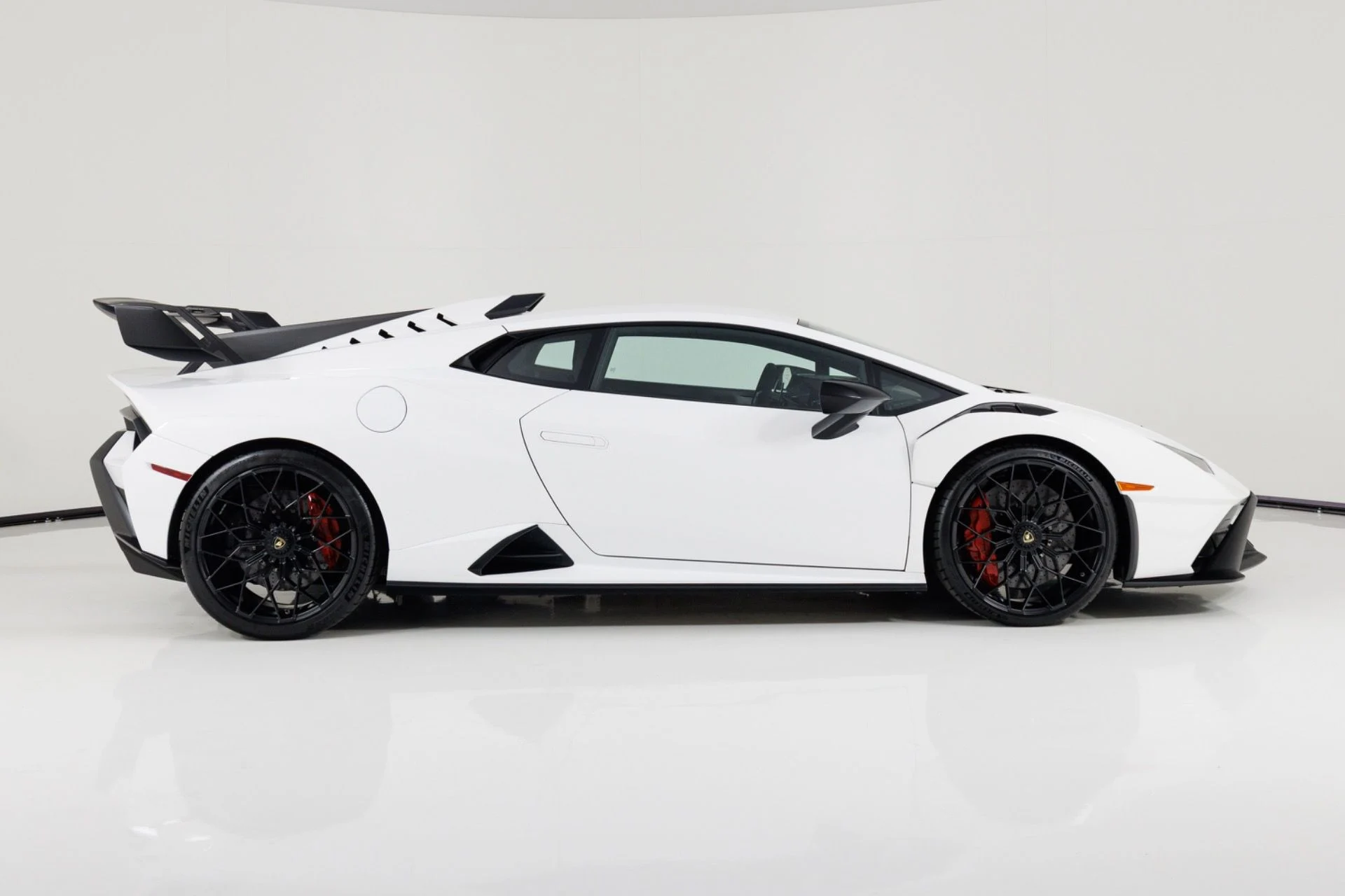 mph001_3278138308_Used_2021_Lamborghini_Huracan_STO_1789754409_9f53452959