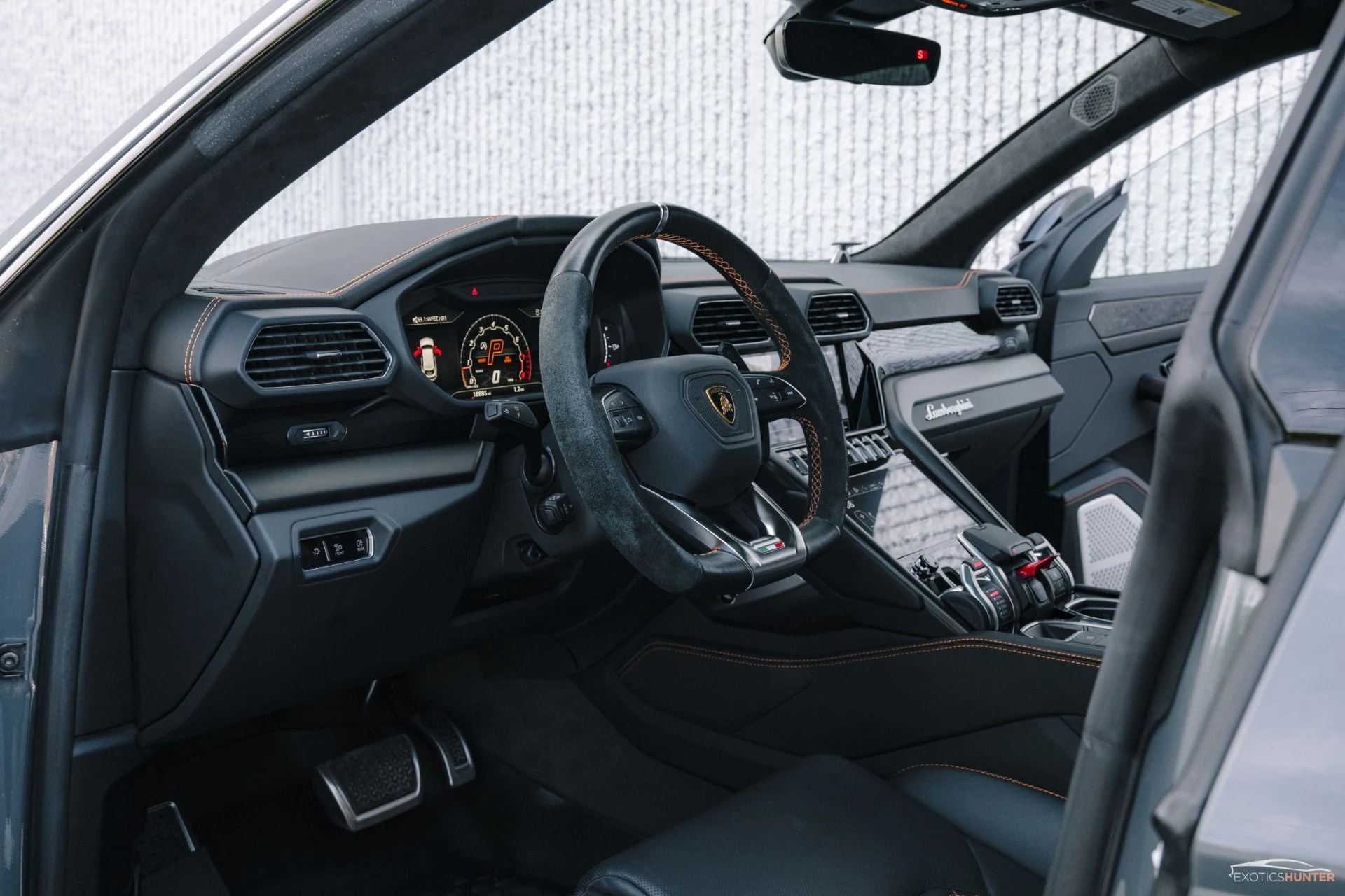 mph001_3283340539_Used_2022_Lamborghini_Urus_Grigio_Telesto_Bang_Olufsen_Sound_1758233512_a9acb9ec74