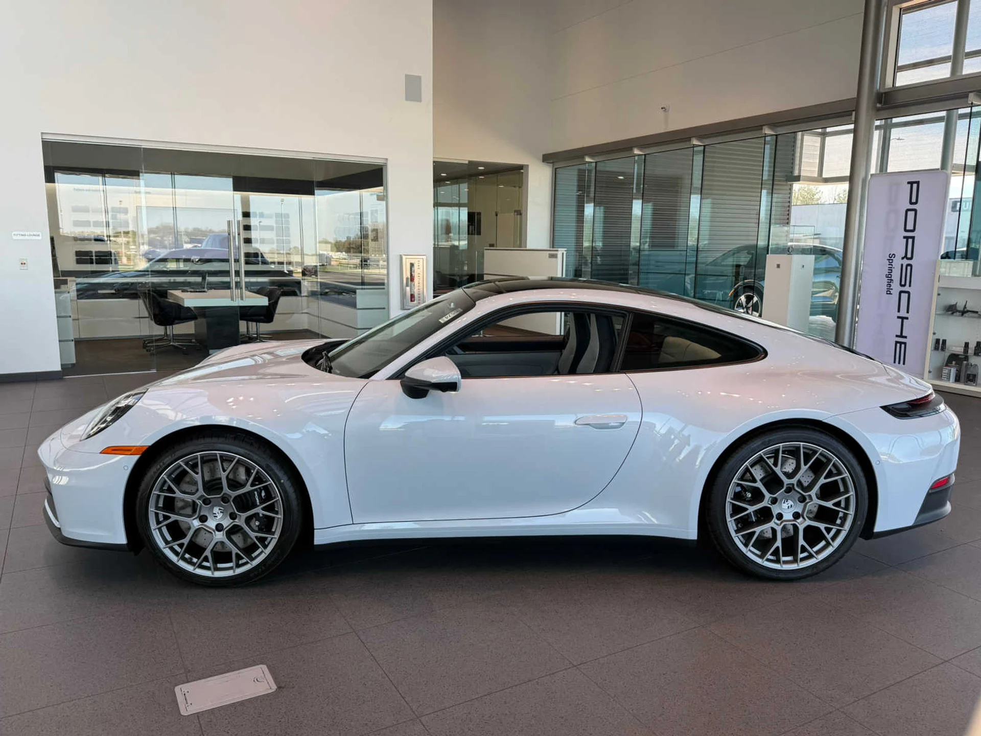 mph001_3288248404_25b4cb5a511f81689a64e4e6aab3e51ex_c5047d7f3f