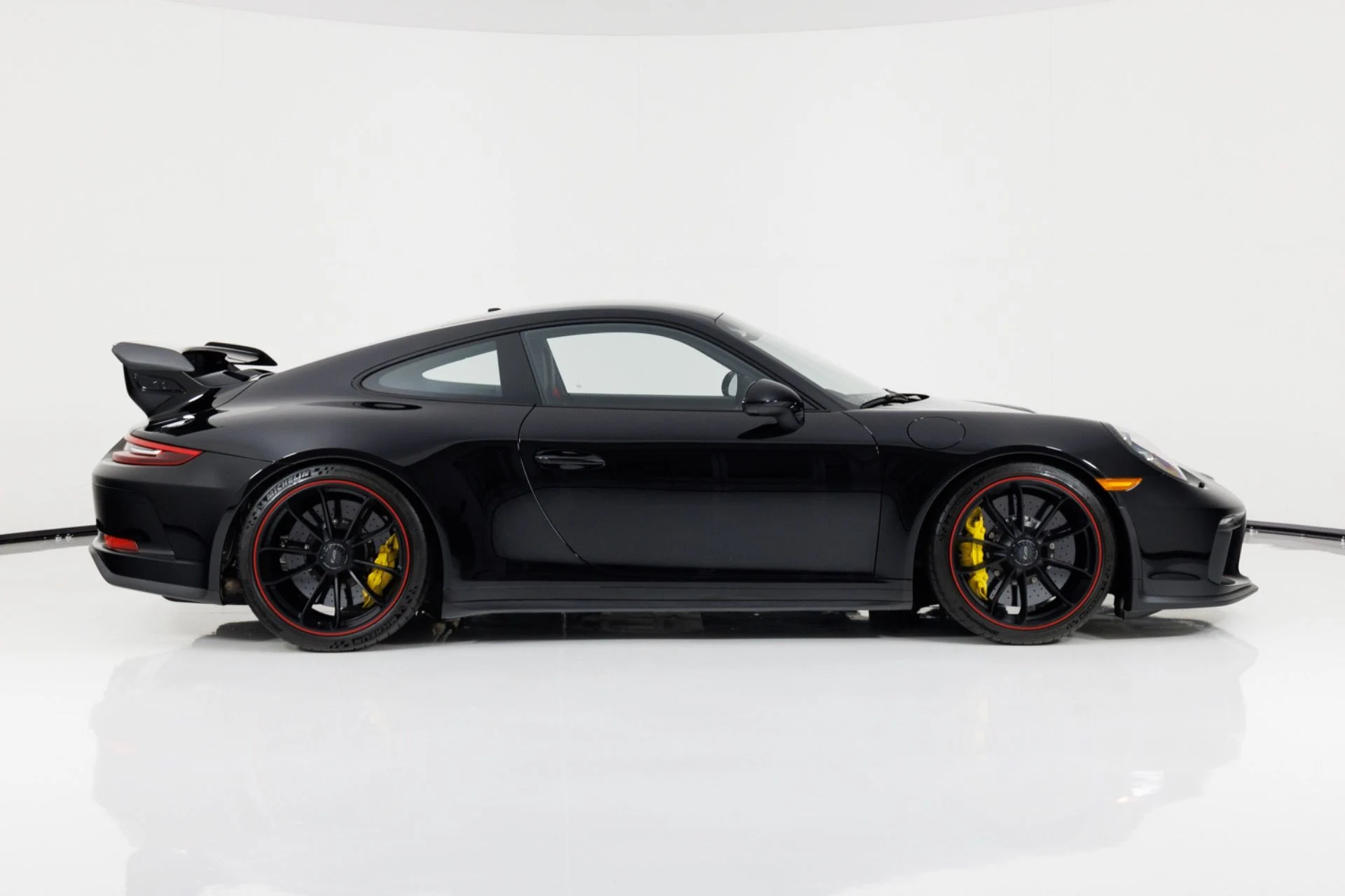 mph001_3298214926_Used_2018_Porsche_911_GT_3_1781025605_697bbd2246