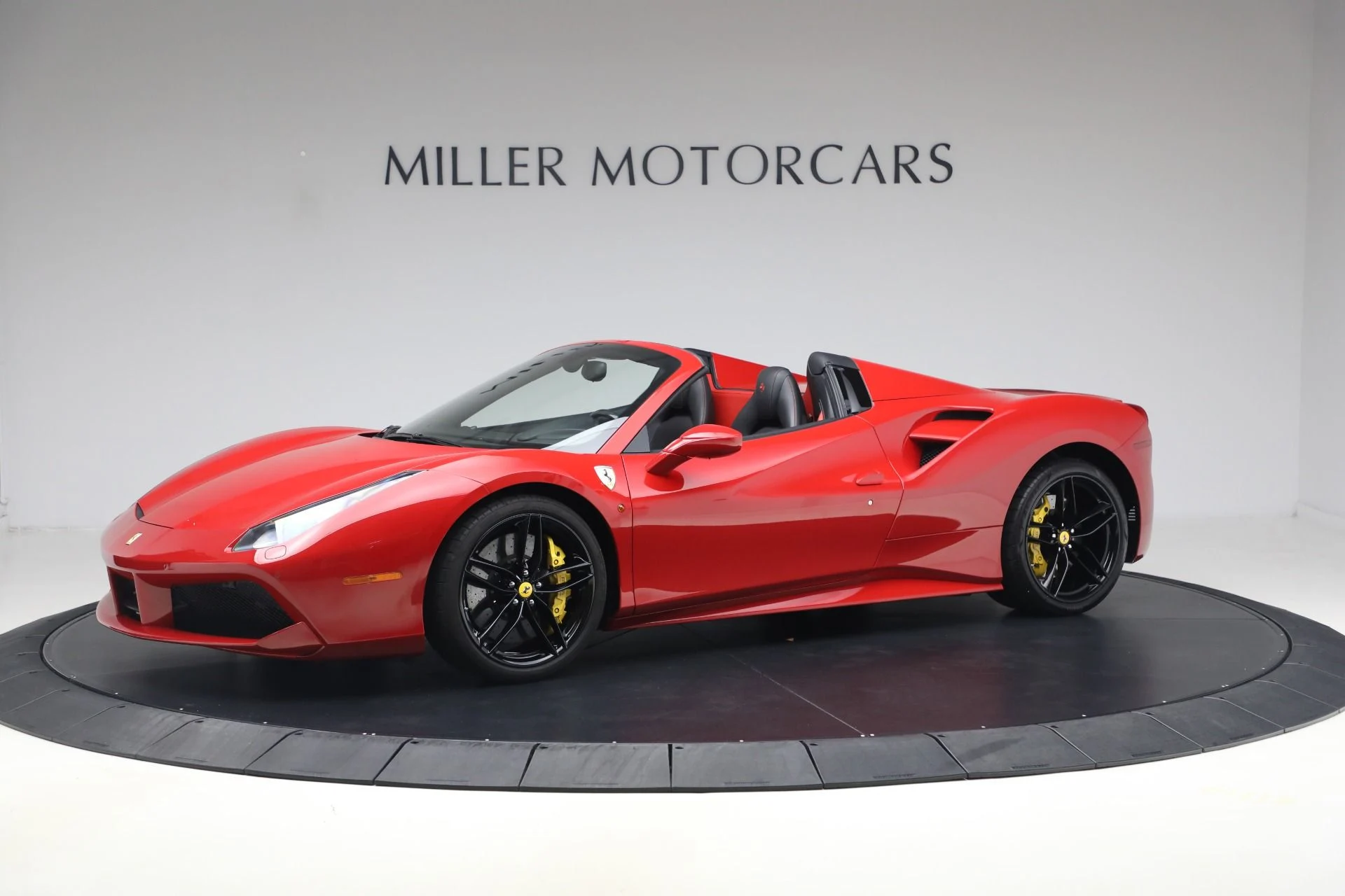 mph001_3315774273_Used_2019_Ferrari_488_Spider_1792598381_ec96bc4c74